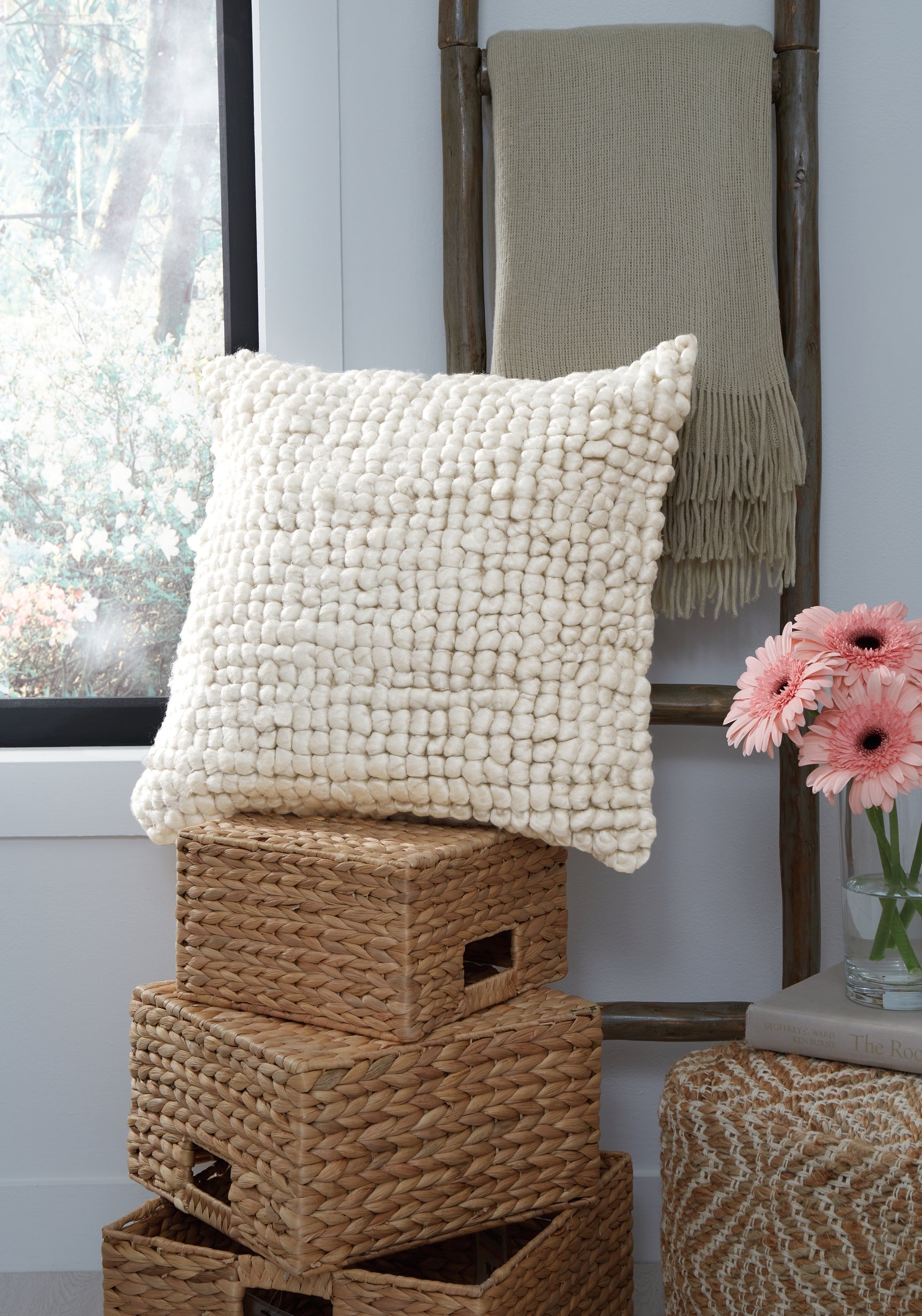 Sam's Furniture - Ashley Furniture - Aavie Pillows - Pillow / Ivory - A1000956P