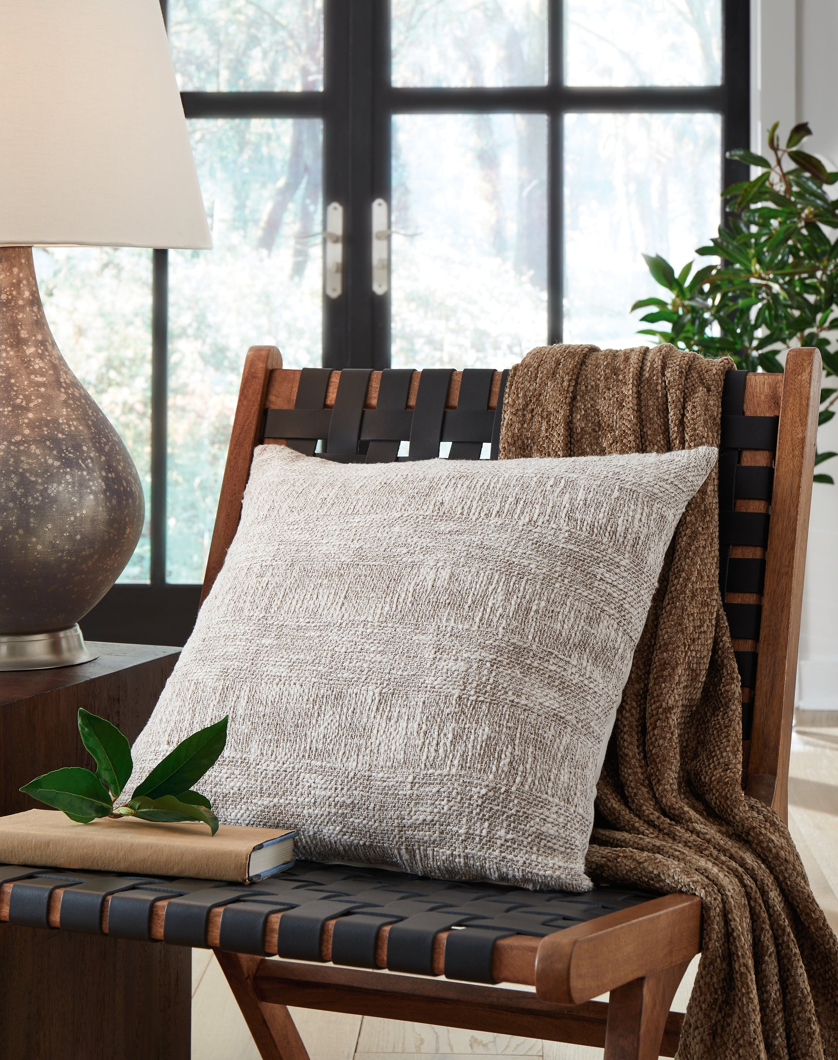 Sam's Furniture - Ashley Furniture - Carddon Pillows - Pillow (4/CS) / Brown/White - A1000971