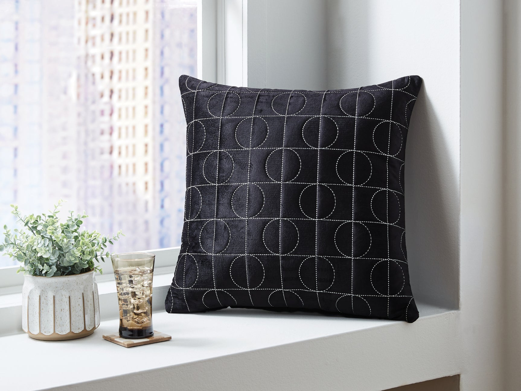Sam's Furniture - Ashley Furniture - Kydner Pillows - Pillow (4/CS) / Black/Silver - A1001108