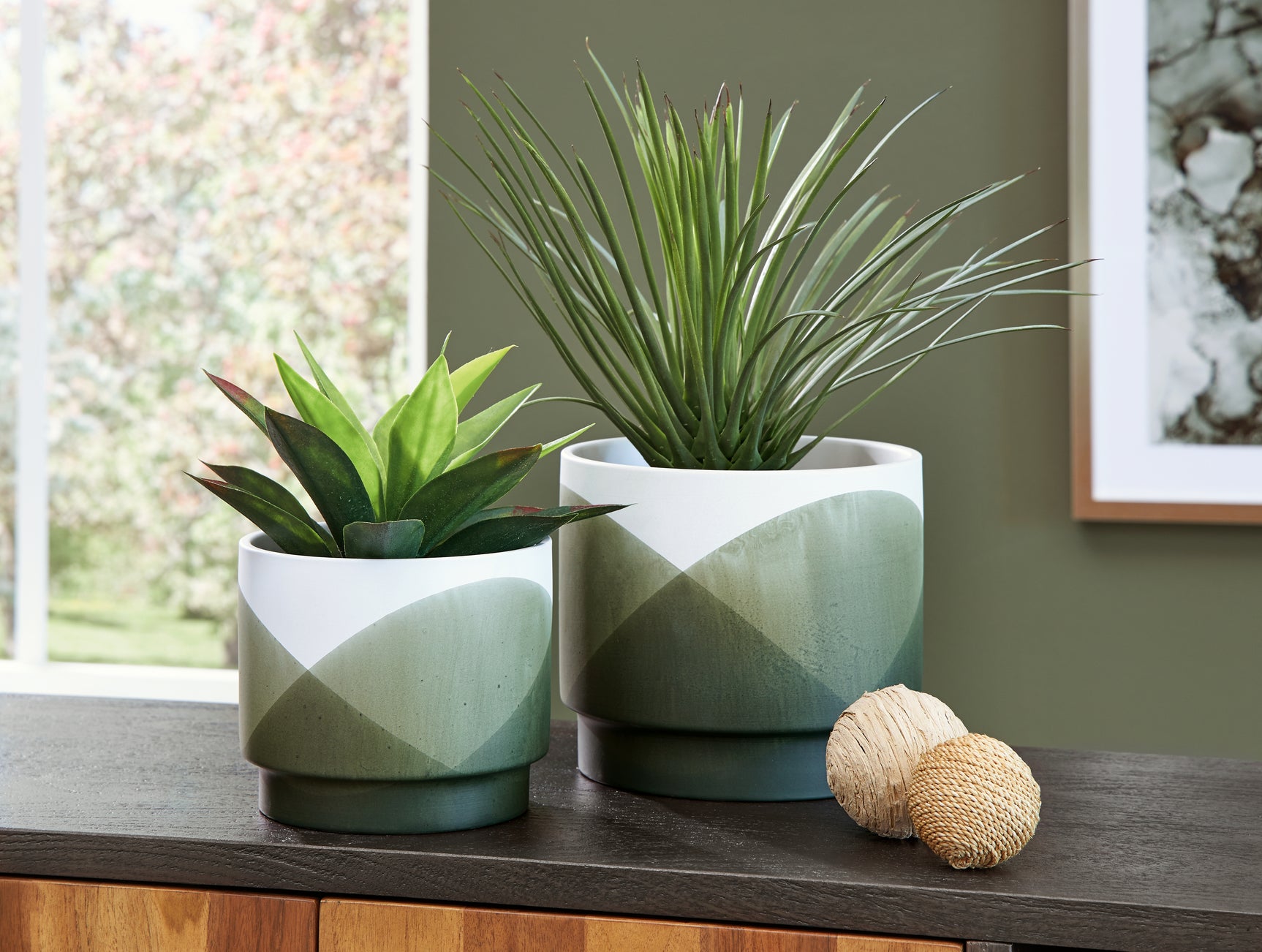 Sam's Furniture - Ashley Furniture - Ardenridge Planter (Set of 2) - Planter Set (Set of 2) / Green/White - A2000579