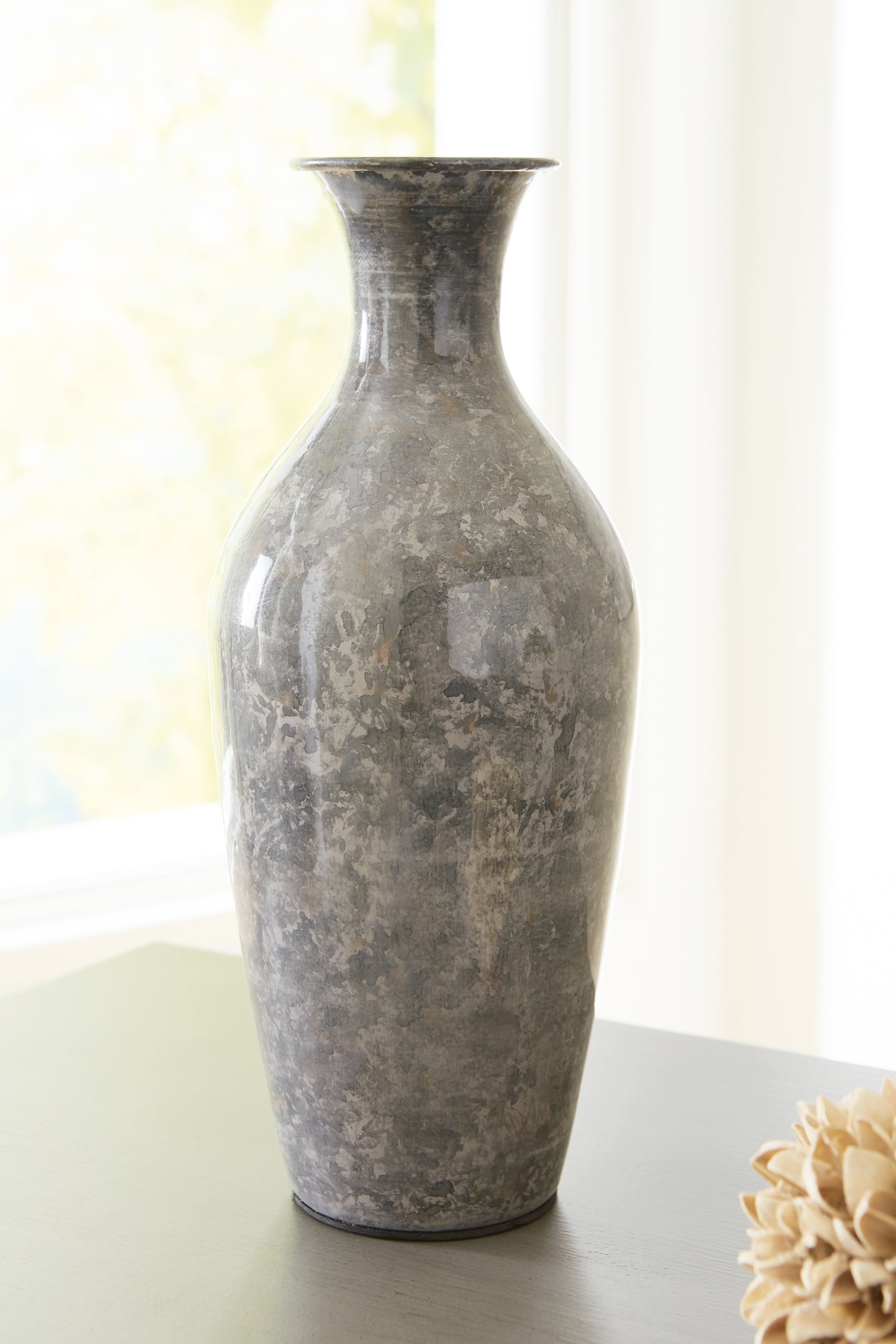 Sam's Furniture - Ashley Furniture - Brockwich Vase - Vase / Antique Gray - A2000587
