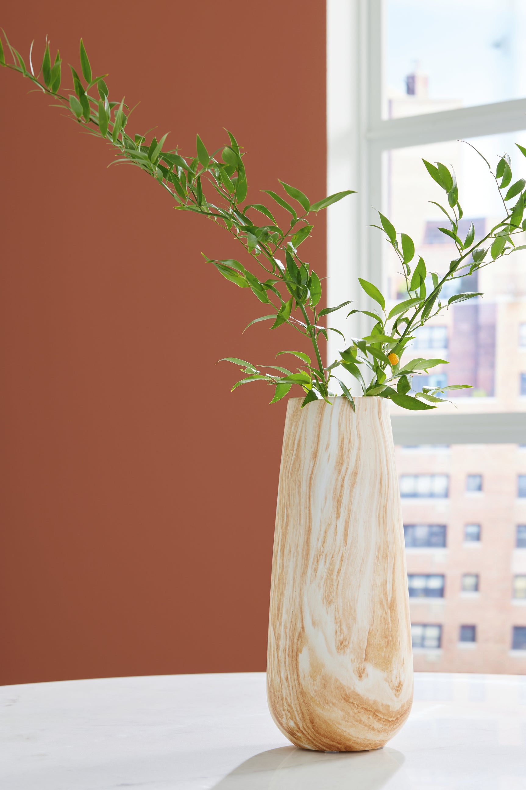 Sam's Furniture - Ashley Furniture - Cammen Vase - Vase / Tan/White - A2000647