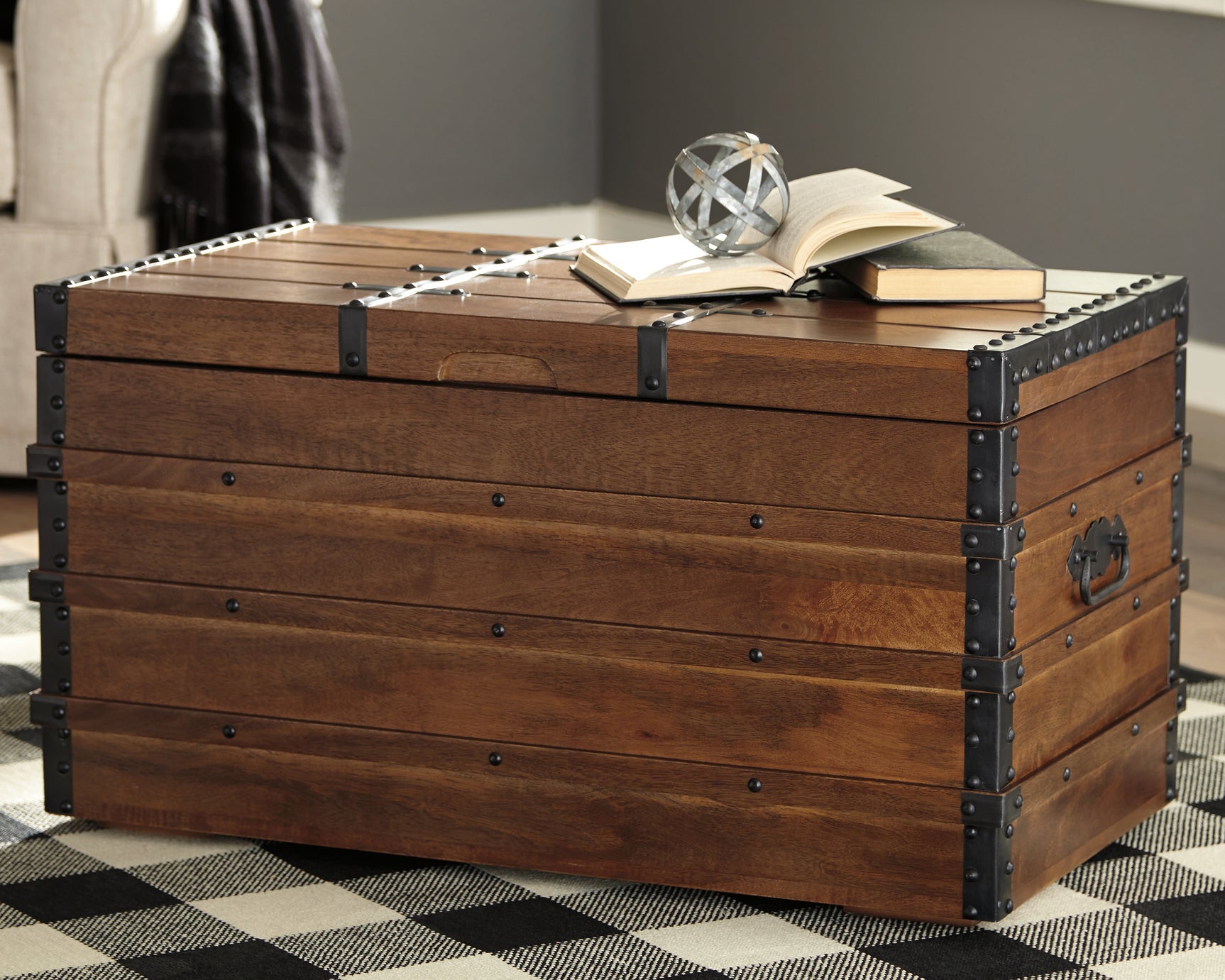 Sam's Furniture - Ashley Furniture - Kettleby Storage Trunk - Storage Trunk / Brown - A4000096