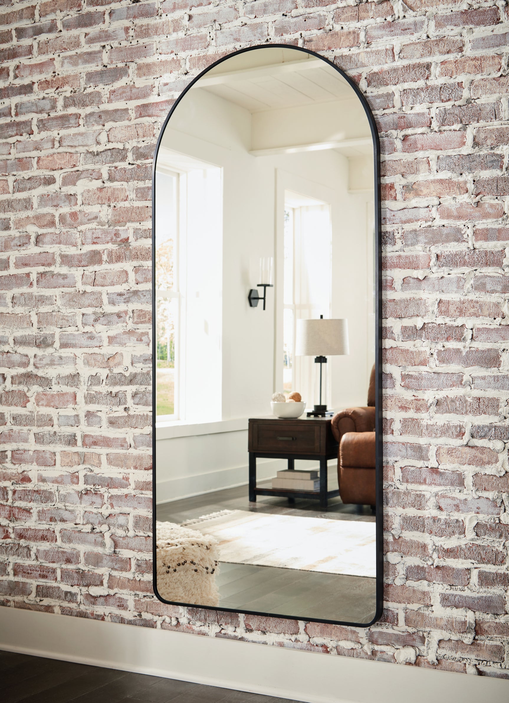 Sam's Furniture - Ashley Furniture - Sethall Mirror - Floor Mirror / Black - A8010307