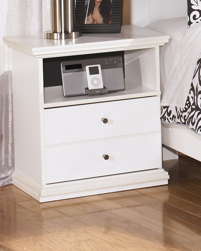 Sam's Furniture - Ashley Furniture - Bostwick Shoals Bedroom - Dresser and Mirror / White - B139B40