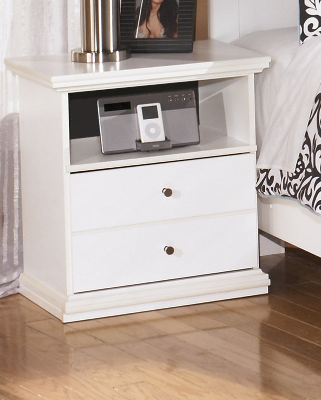 Sam's Furniture - Ashley Furniture - Bostwick Shoals Bedroom - Dresser and Mirror / White - B139B40