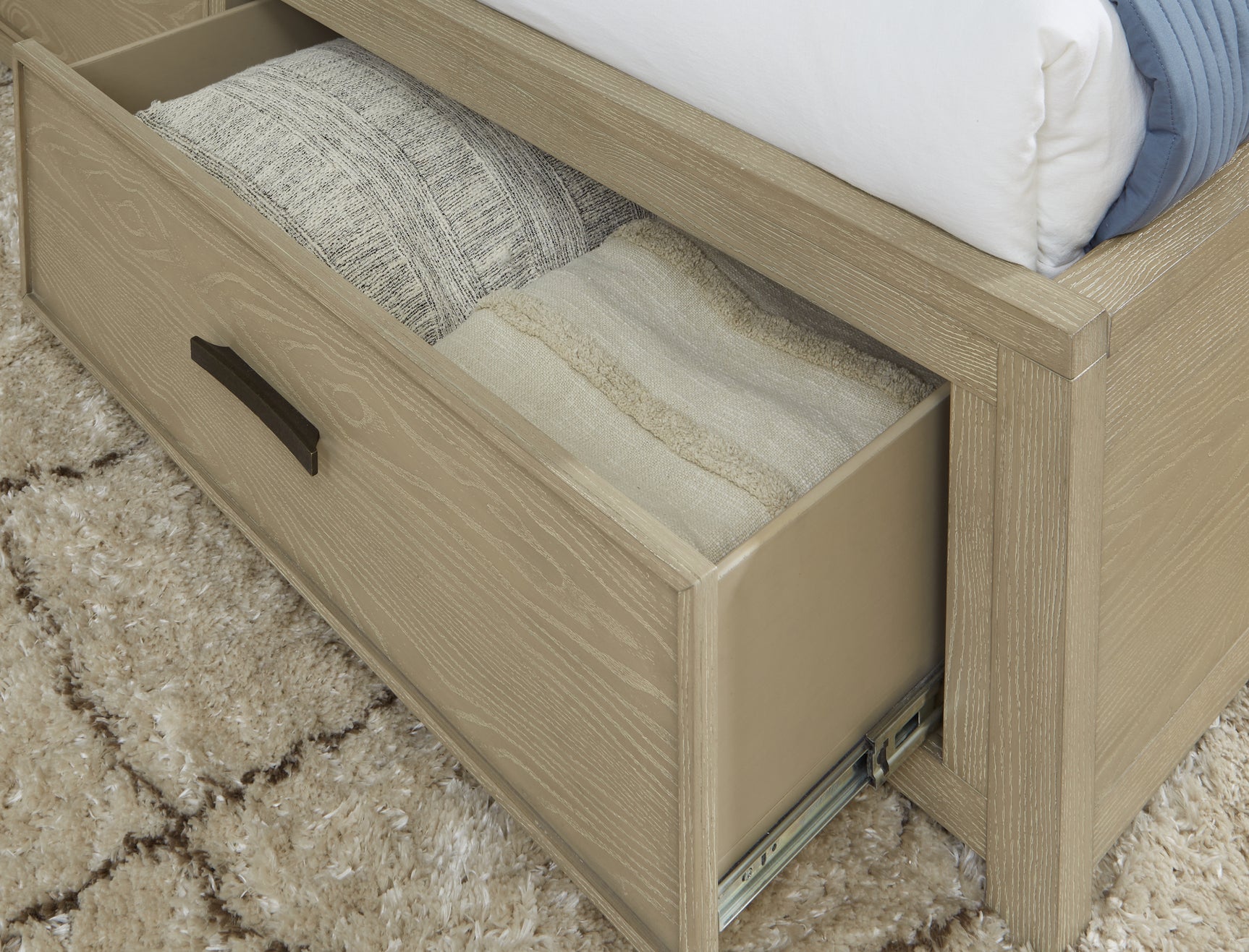 Calmoro Bedroom