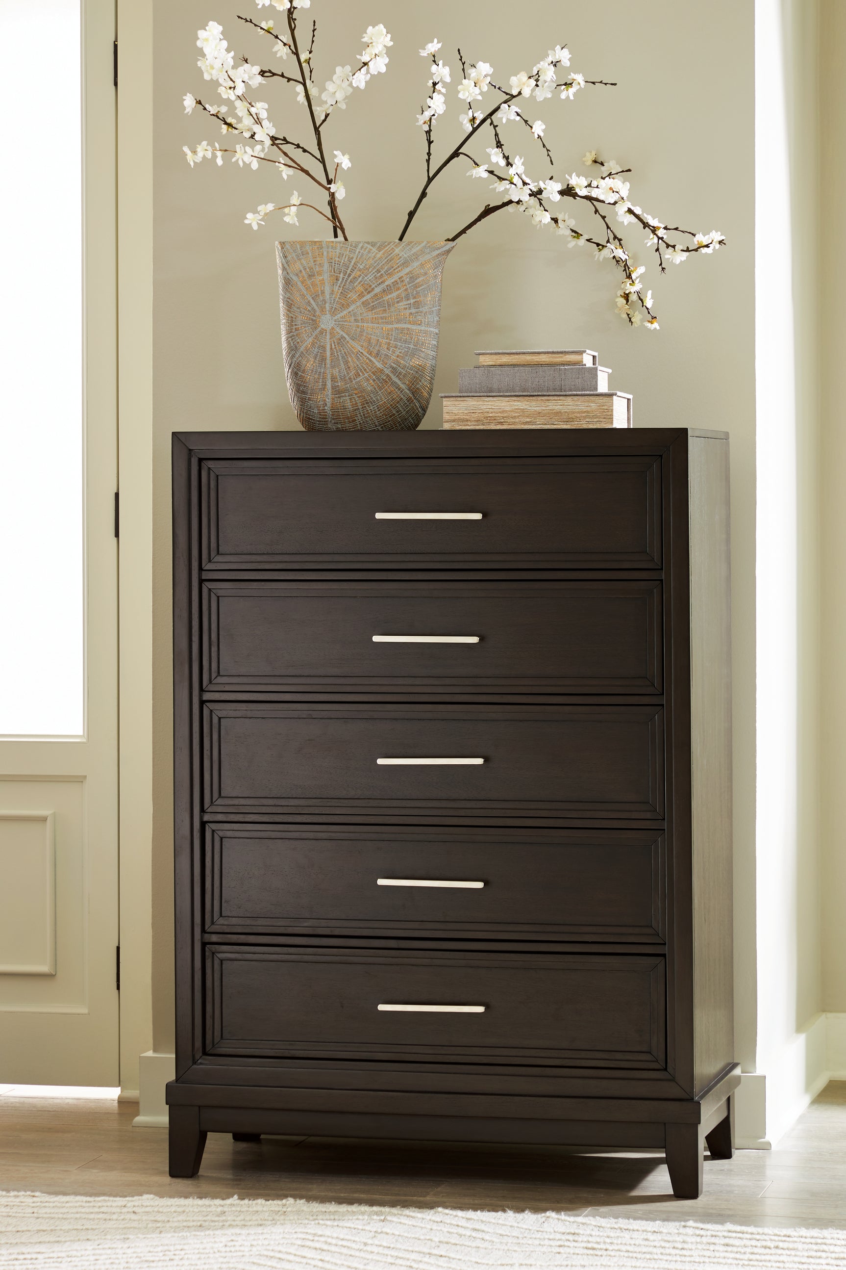 Sam's Furniture - Ashley Furniture - Neymorton Bedroom - Five Drawer Chest / Dark Grayish Brown - B618-46