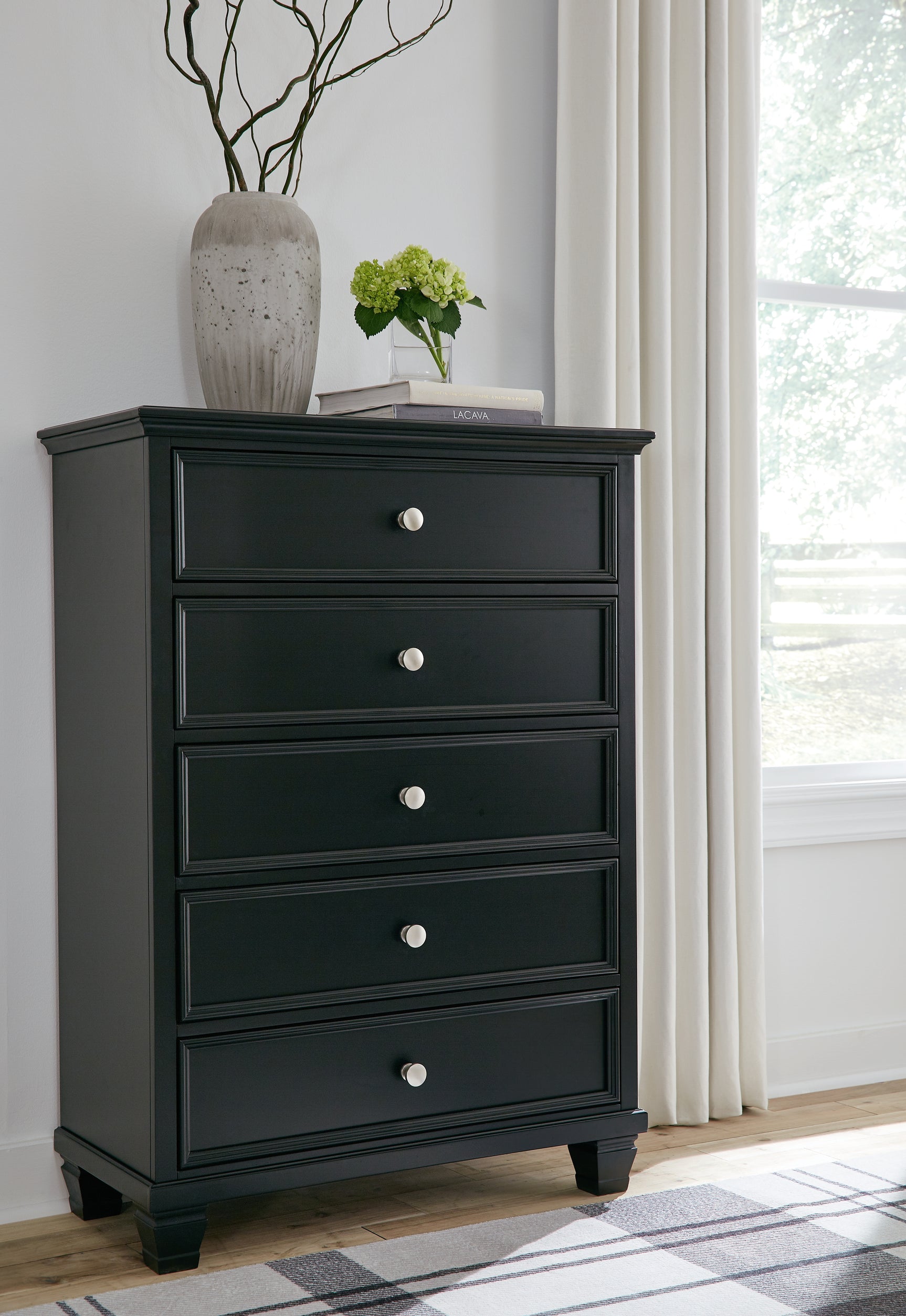 Sam's Furniture - Ashley Furniture - Lanolee Bedroom - Five Drawer Chest / Black - B687-46