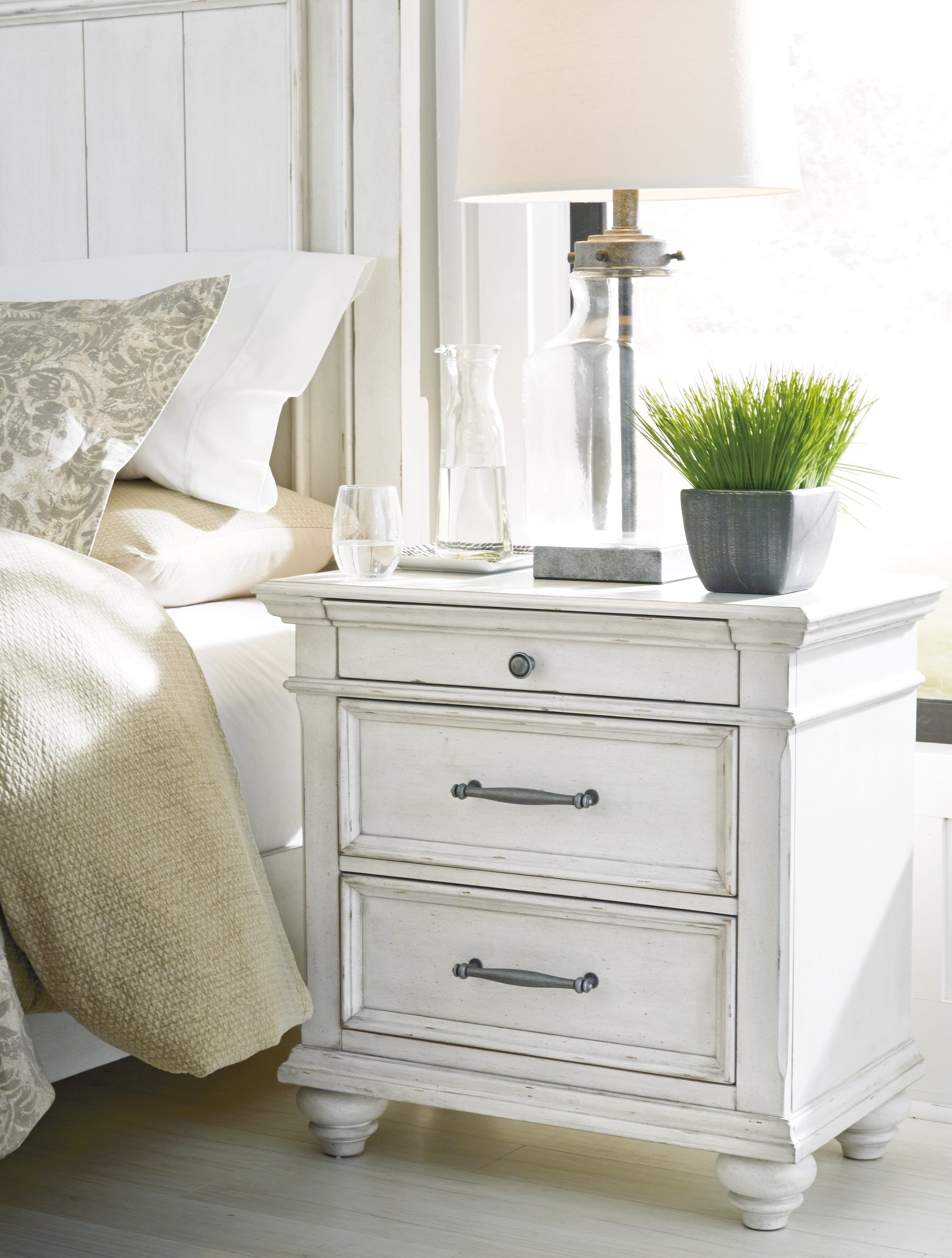 Sam's Furniture - Ashley Furniture - Kanwyn Bedroom - Three Drawer Night Stand / Whitewash - B777-93