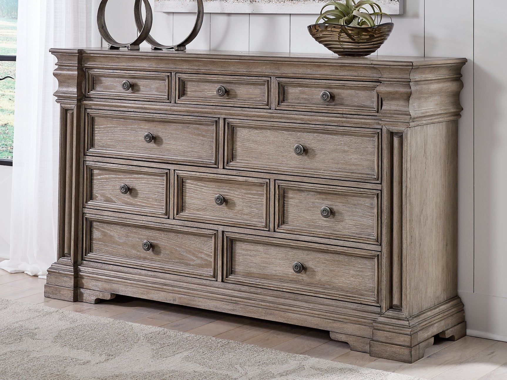 Sam's Furniture - Ashley Furniture - Blairhurst Bedroom - Dresser / Light Grayish Brown - B916-31