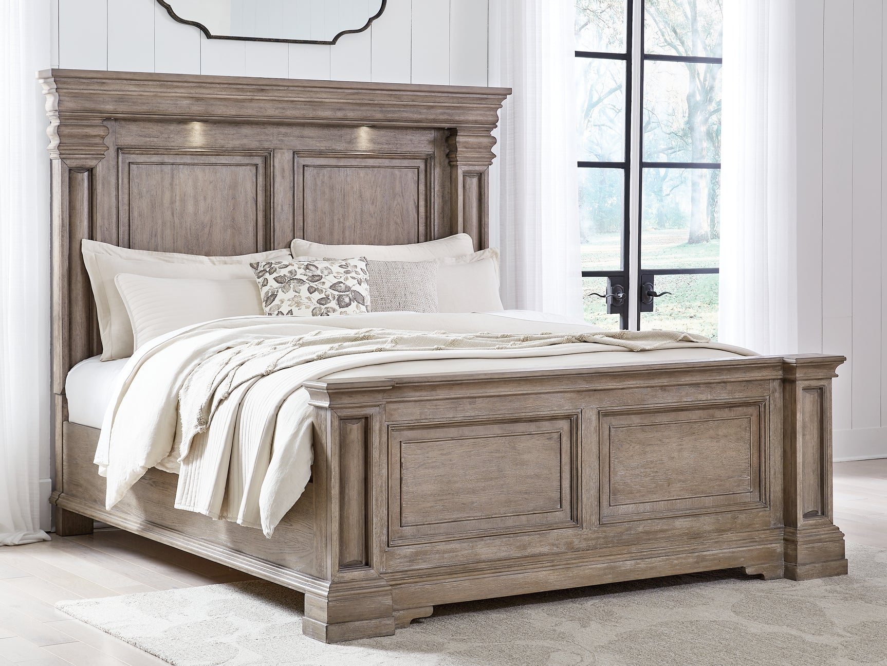 Sam's Furniture - Ashley Furniture - Blairhurst Bedroom - Queen Panel Bed / Light Grayish Brown - B916B2