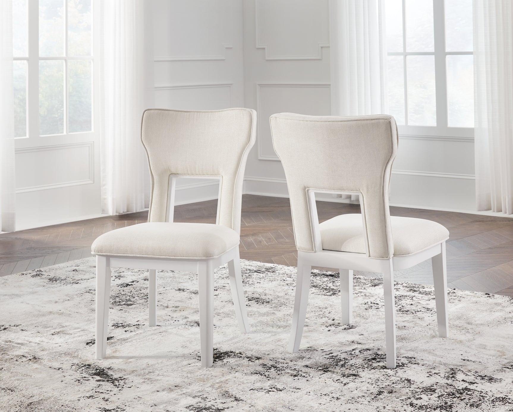 Sam's Furniture - Ashley Furniture - Chalanna Dining Room - Dining Chair (Set of 2) / White - D822-01X2