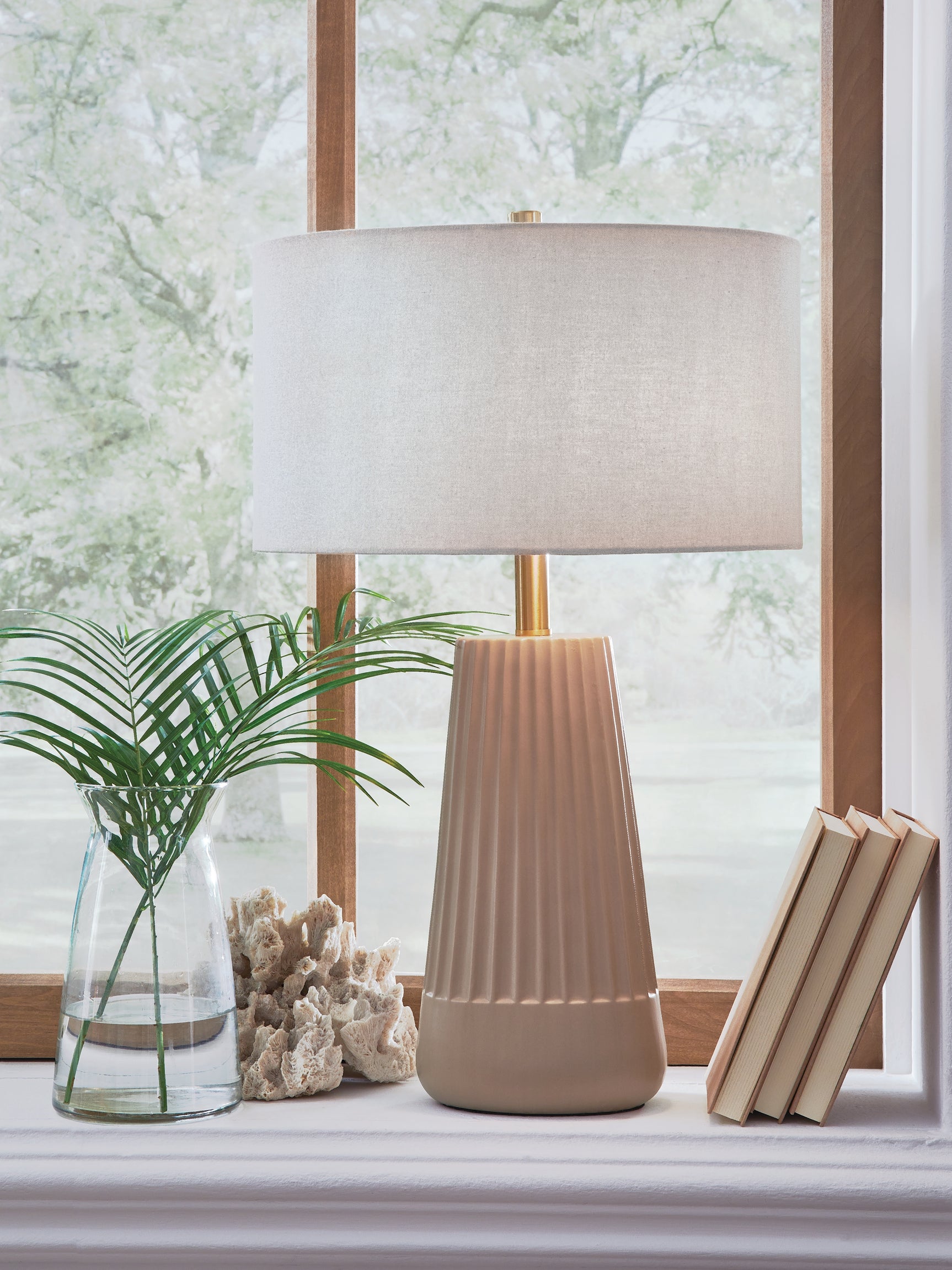 Sam's Furniture - Ashley Furniture - Dellner Lighting - Ceramic Table Lamp (1/CN) - L100854