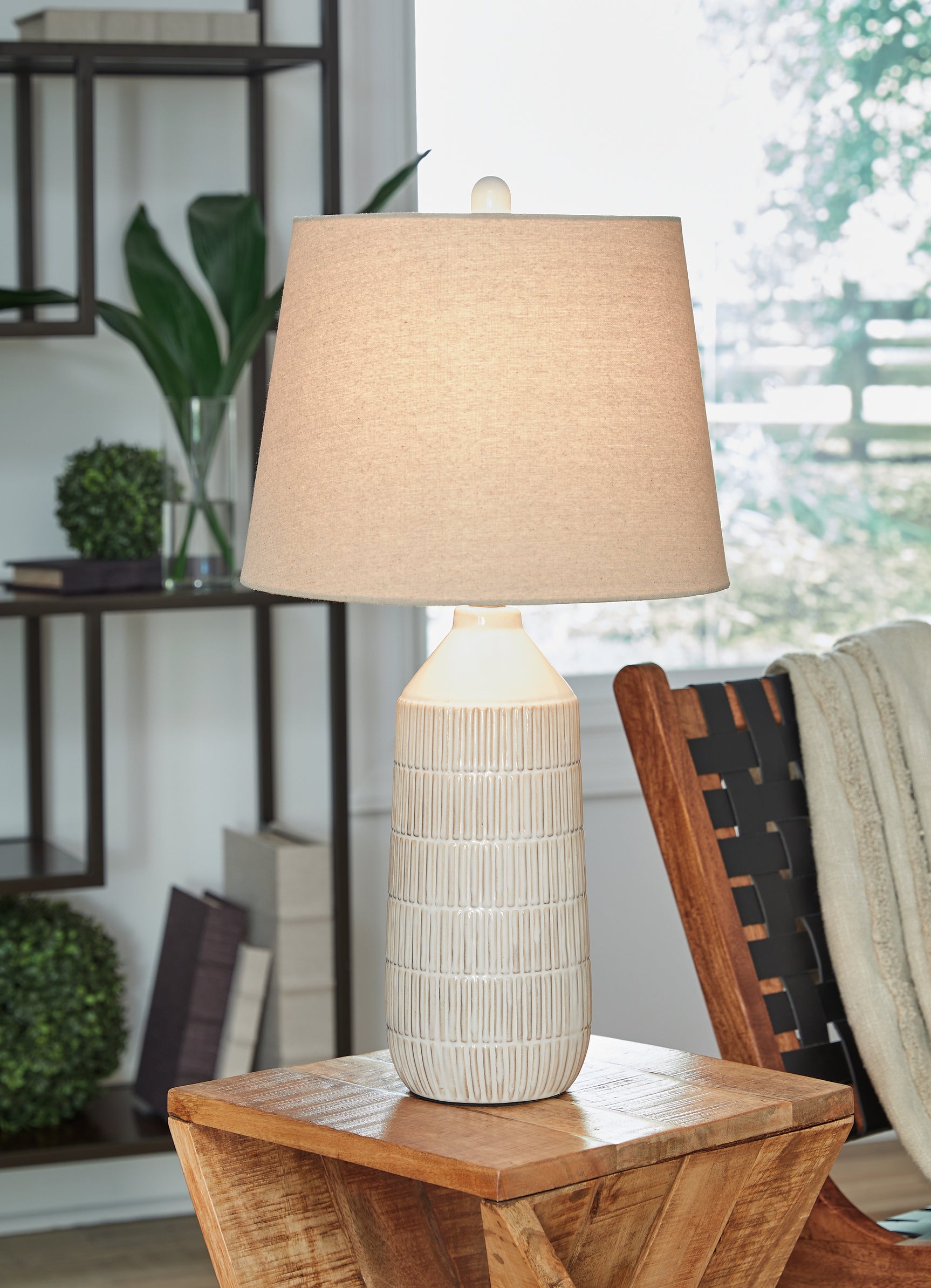 Sam's Furniture - Ashley Furniture - Willport Lighting - Ceramic Table Lamp (Set of 2) / Off White - L177994