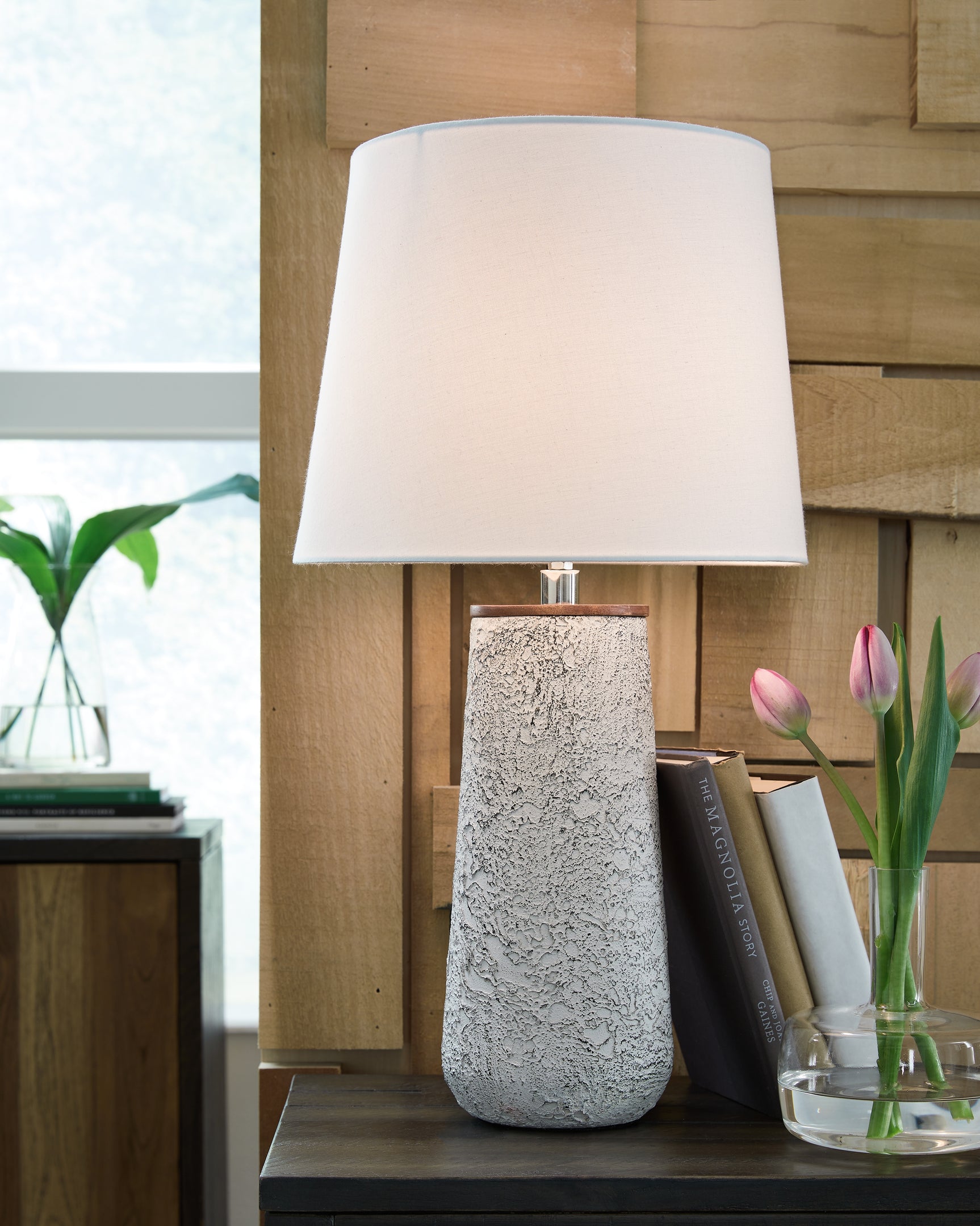 Sam's Furniture - Ashley Furniture - Chaston Lighting - Metal Table Lamp (Set of 2) / Antique White - L204464