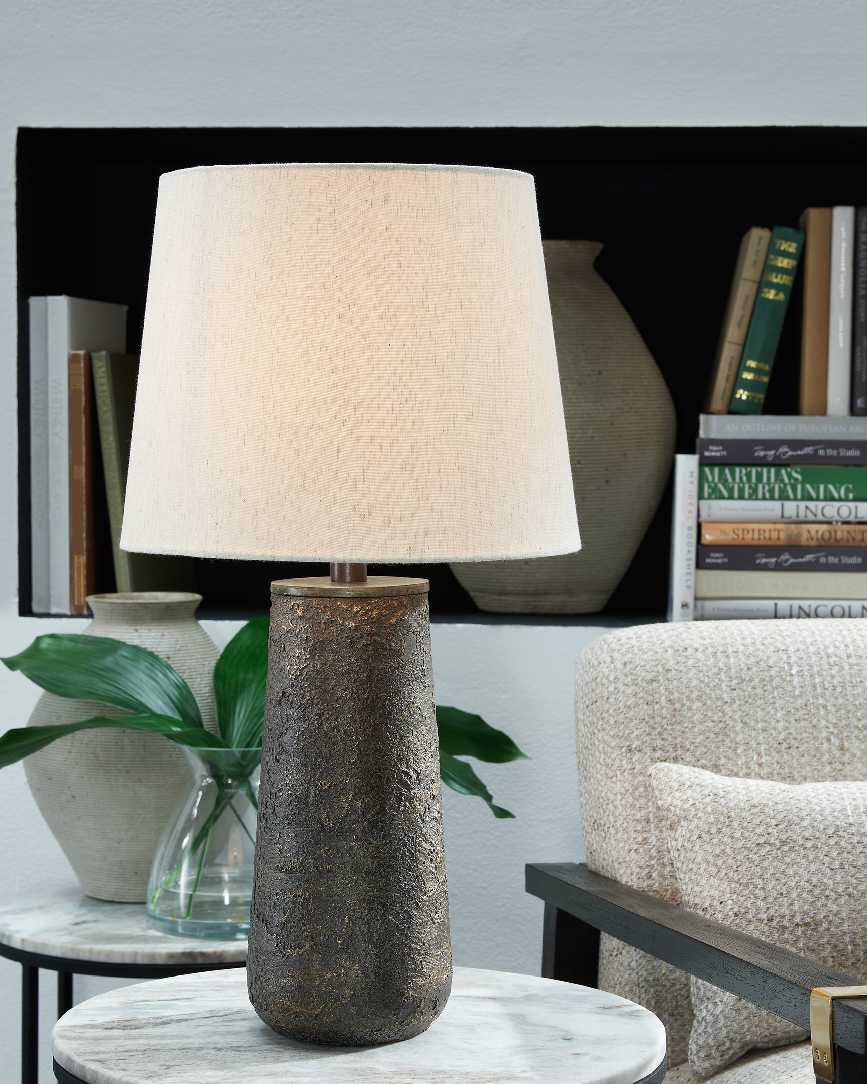 Sam's Furniture - Ashley Furniture - Chaston Lighting - Metal Table Lamp (Set of 2) / Antique Bronze Finish - L204474