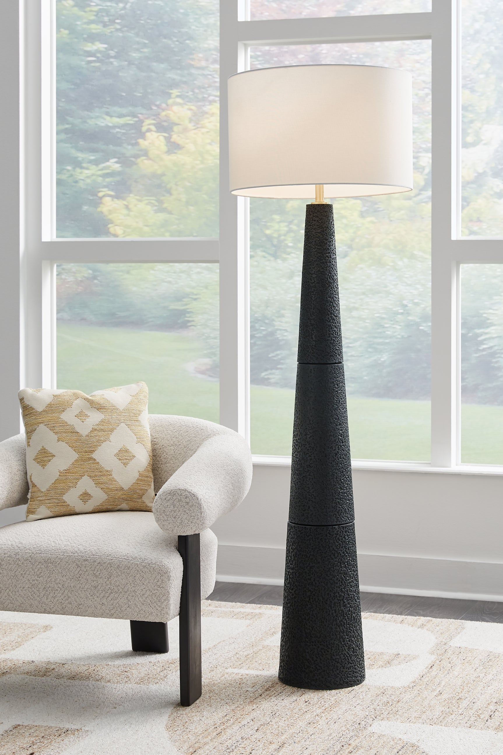 Sam's Furniture - Ashley Furniture - Hallburg Lighting - Poly Floor Lamp (1/CN) / Black - L235761