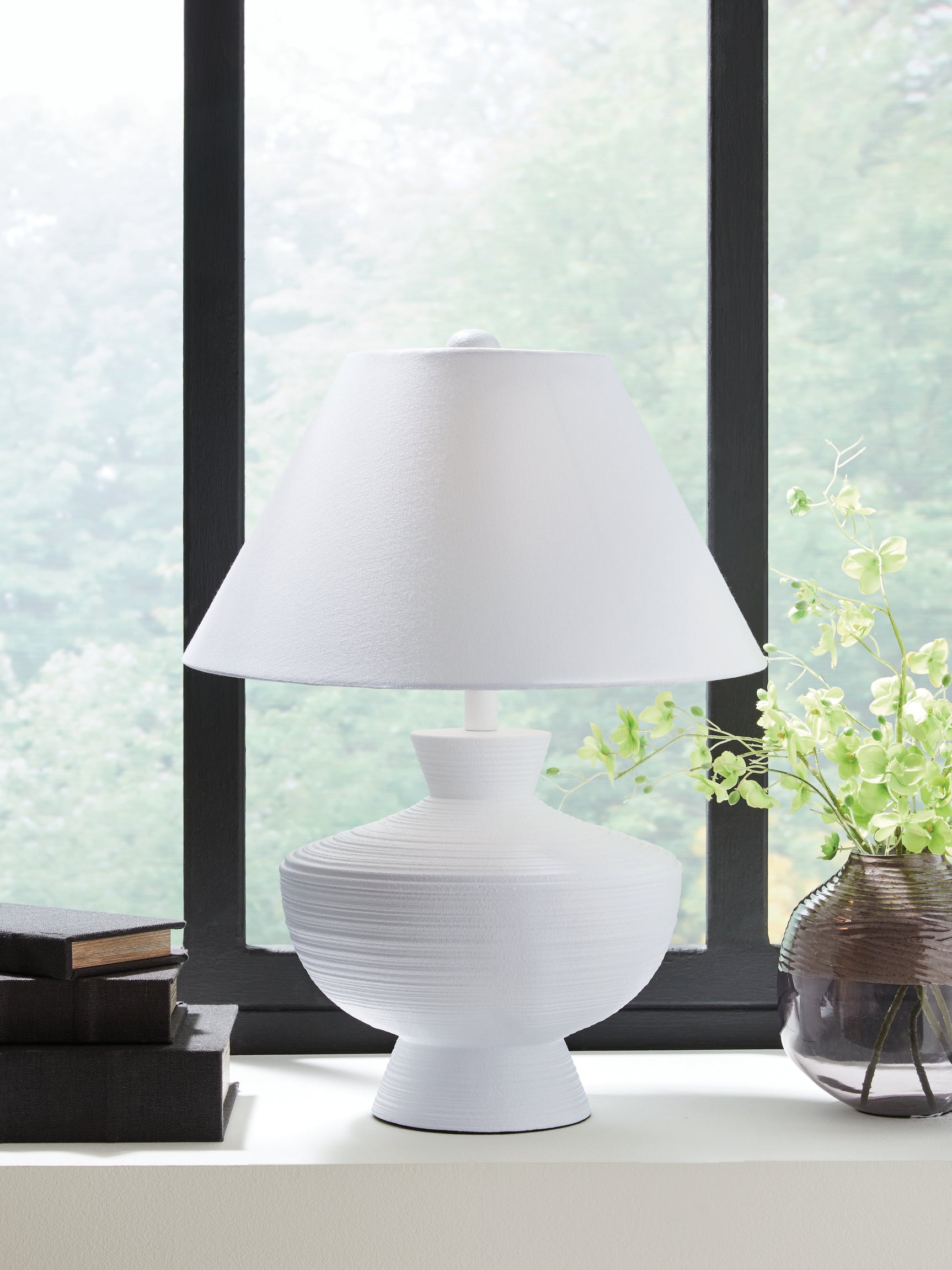 Sam's Furniture - Ashley Furniture - Harelwood Lighting - Poly Table Lamp (1/CN) / White - L235934
