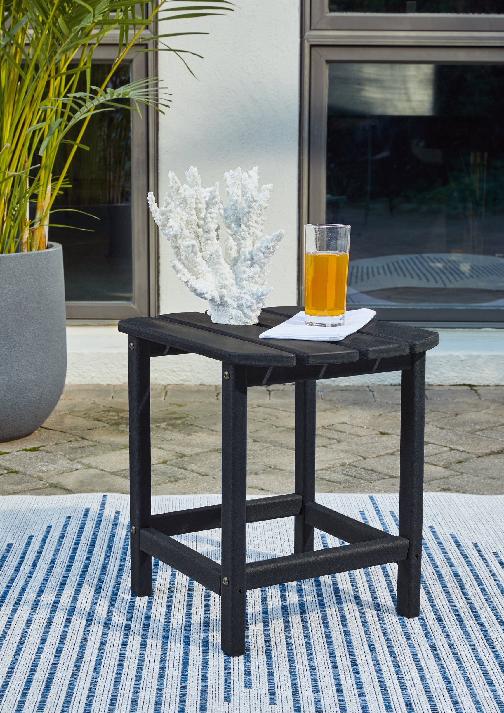 Sam's Furniture - Ashley Furniture - Sundown Treasure Outdoor - End Table / Black - P008-703