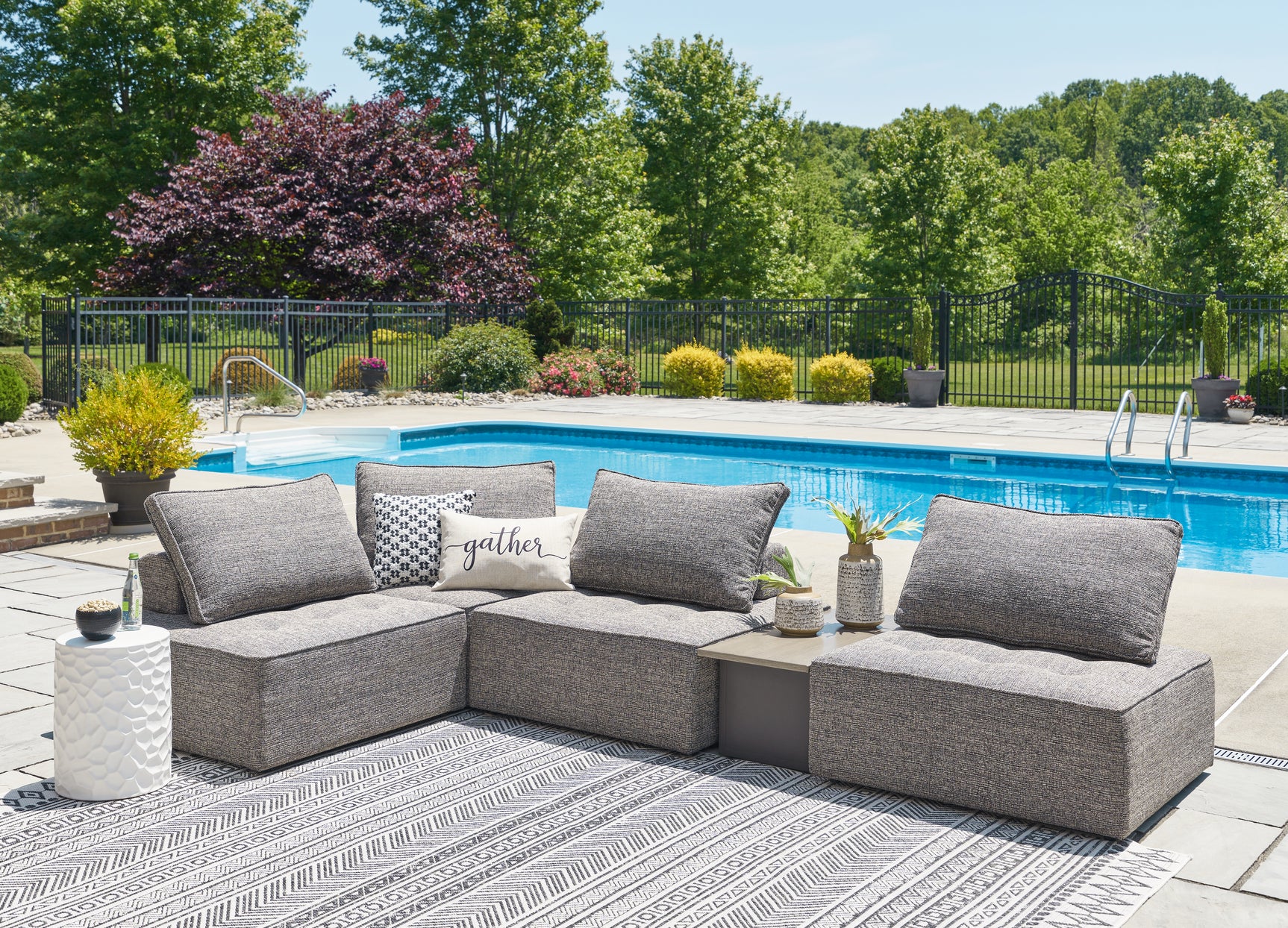 Sam's Furniture - Ashley Furniture - Bree Zee Outdoor - 5-Piece Outdoor Sectional / Brown - P160P5
