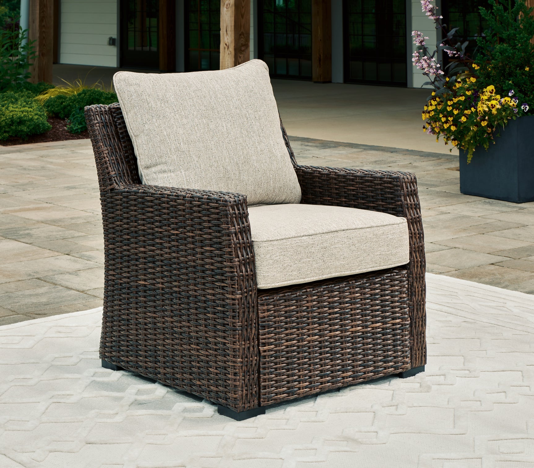 Sam's Furniture - Ashley Furniture - Brook Ranch Outdoor - Lounge Chair w/Cushion (1/CN) / Brown - P465-820