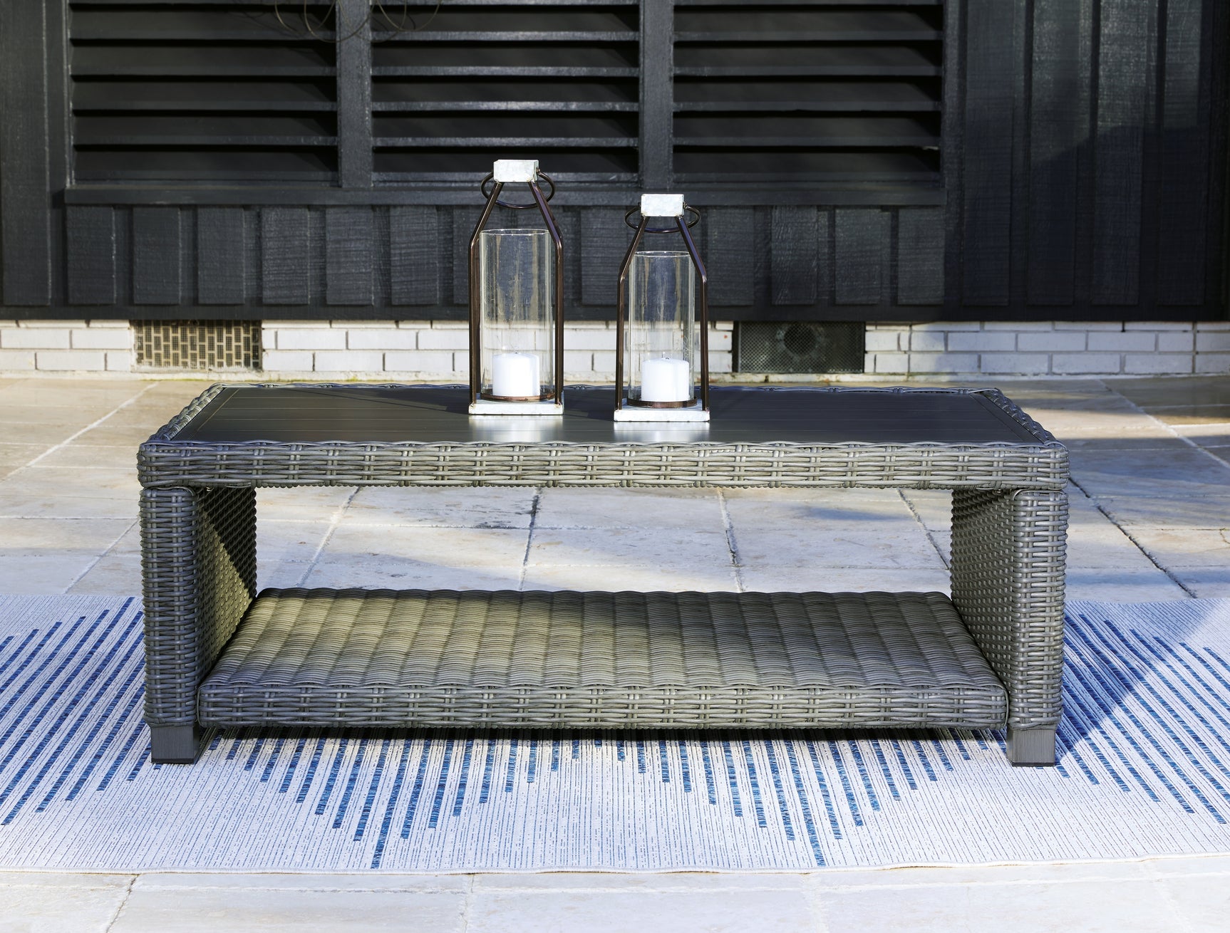 Sam's Furniture - Ashley Furniture - Elite Park Outdoor - Rectangular Cocktail Table / Gray - P518-701
