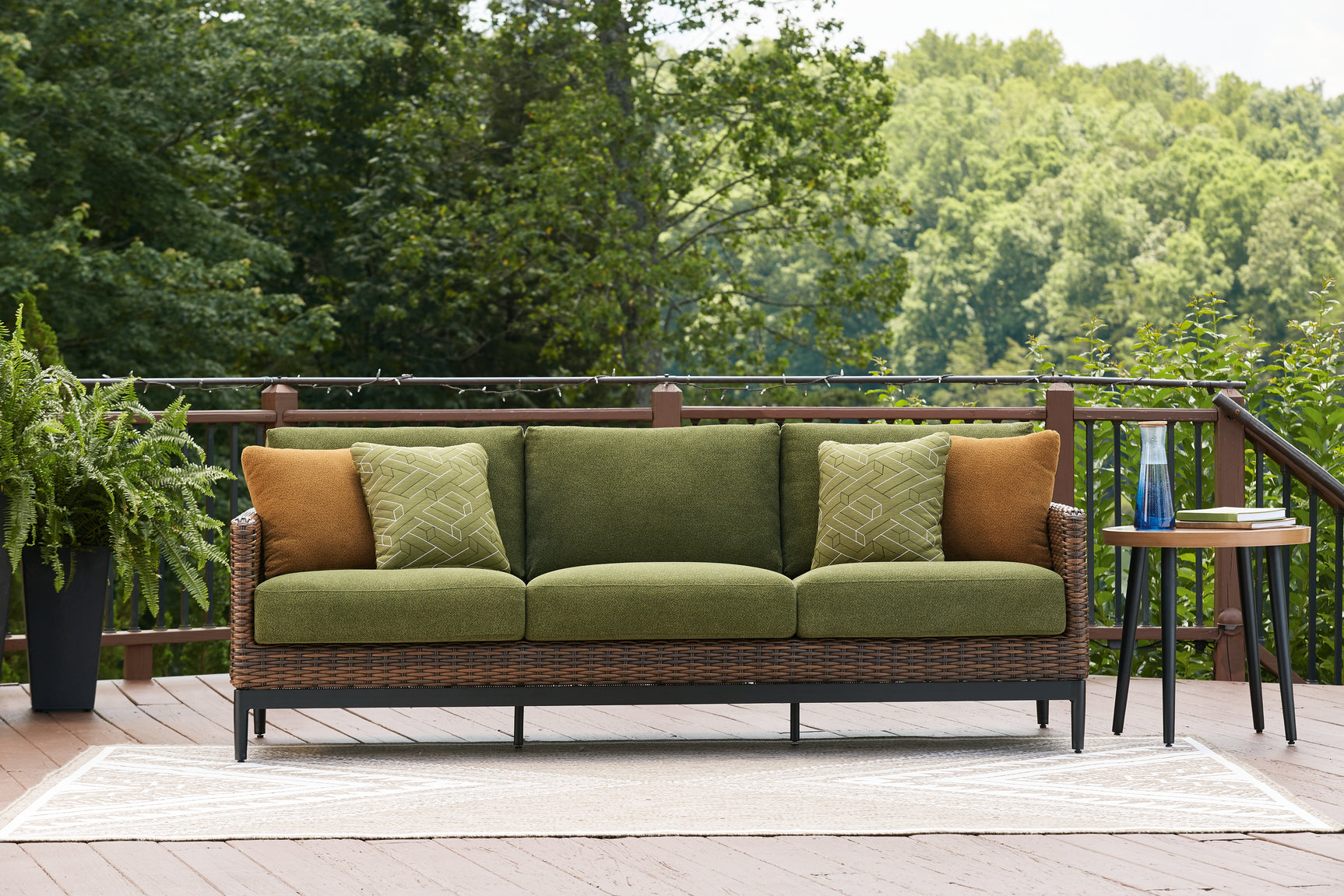 Sam's Furniture - Ashley Furniture - Horizon Hall Outdoor - Loveseat w/Cushion / Brown/Green - P572-835