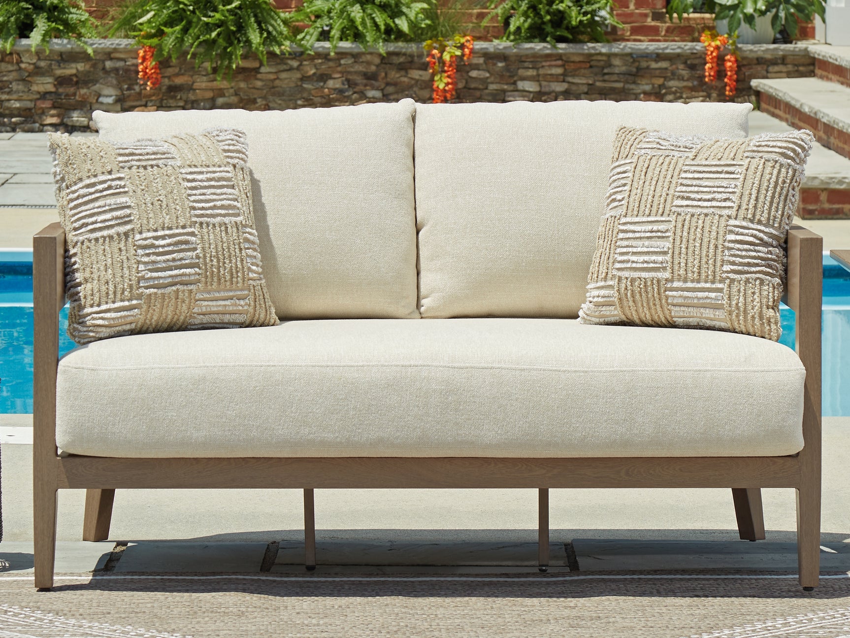 Sam's Furniture - Ashley Furniture - Serene Bay Outdoor - Loveseat w/Cushion / Dark Brown/White - P671-835