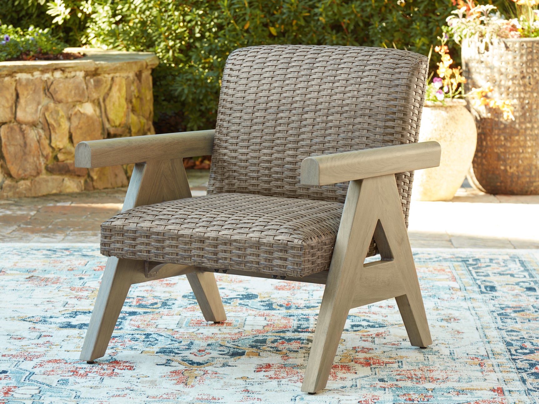Sam's Furniture - Ashley Furniture - Cliff Trails Outdoor - Rocking Lounge Chair / Beige - PCP690-821