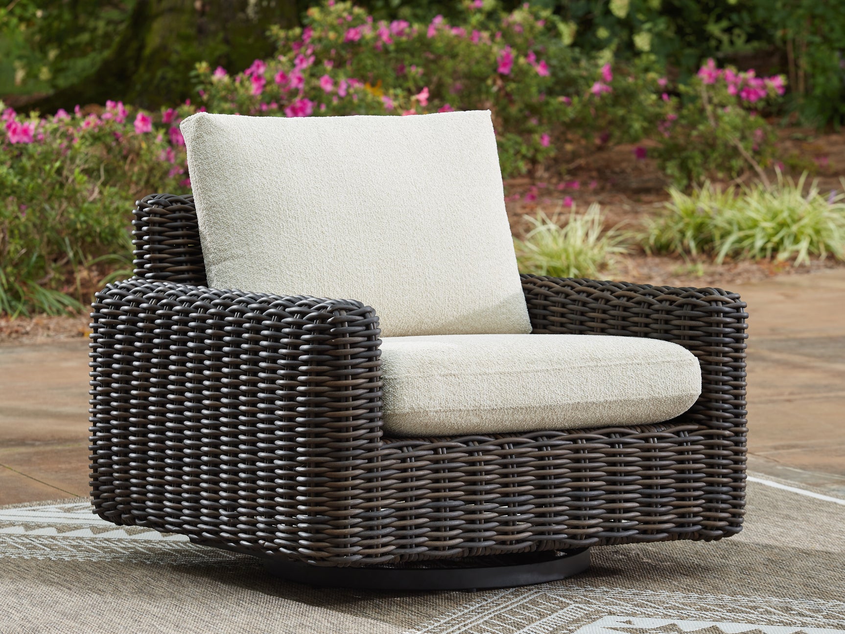 Sam's Furniture - Ashley Furniture - Kimora Outdoor - Swivel Lounge Chair w/Cushion / Beige/Dark Brown - P711-810
