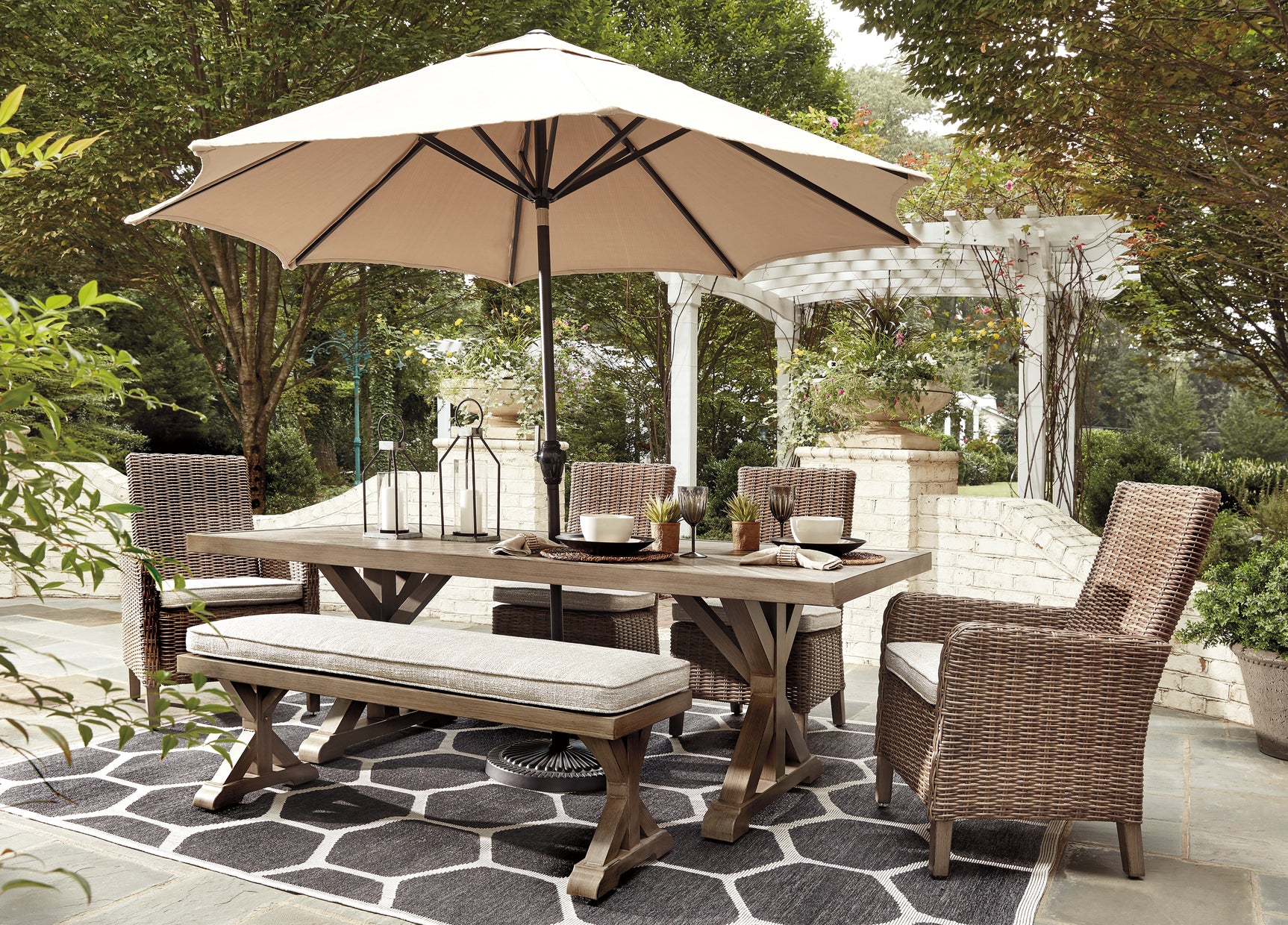 Sam's Furniture - Ashley Furniture - Beachcroft Outdoor - RECT Dining Table w/UMB OPT / Beige - P791-625
