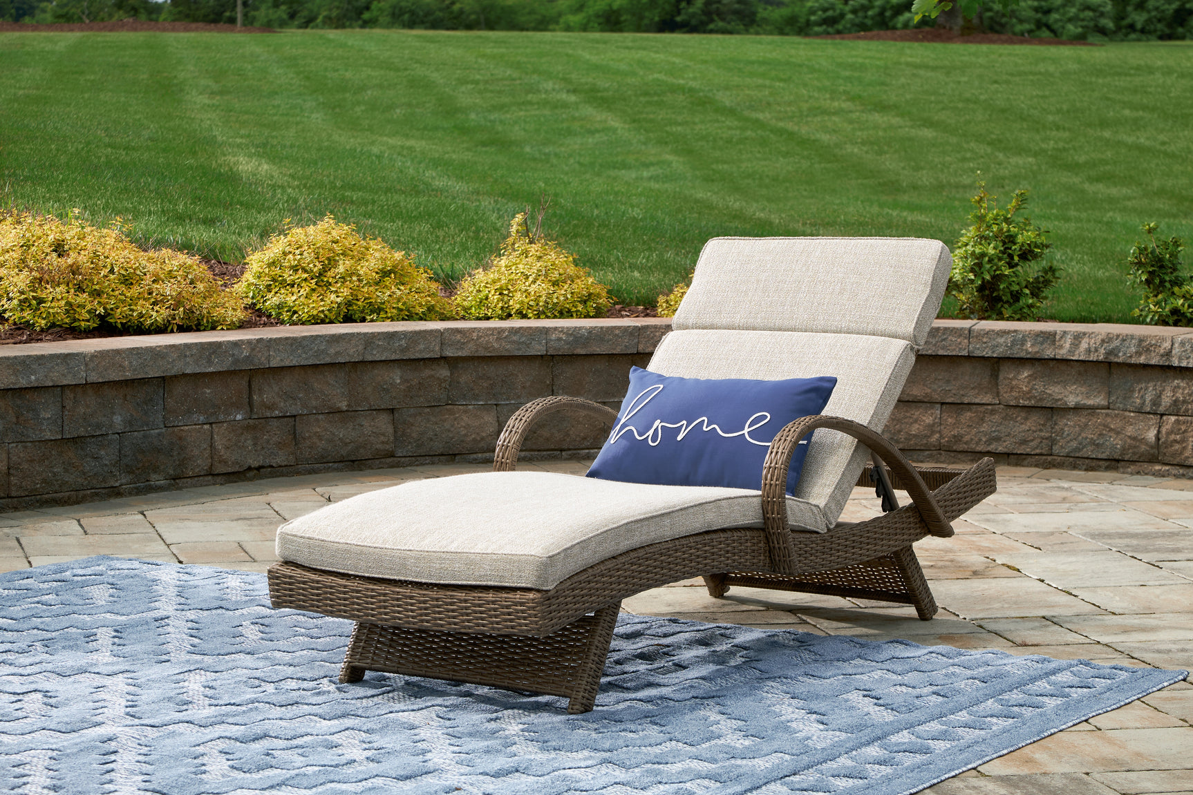 Sam's Furniture - Ashley Furniture - Beachcroft Outdoor - Chaise Lounge with Cushion / Beige - P791-815