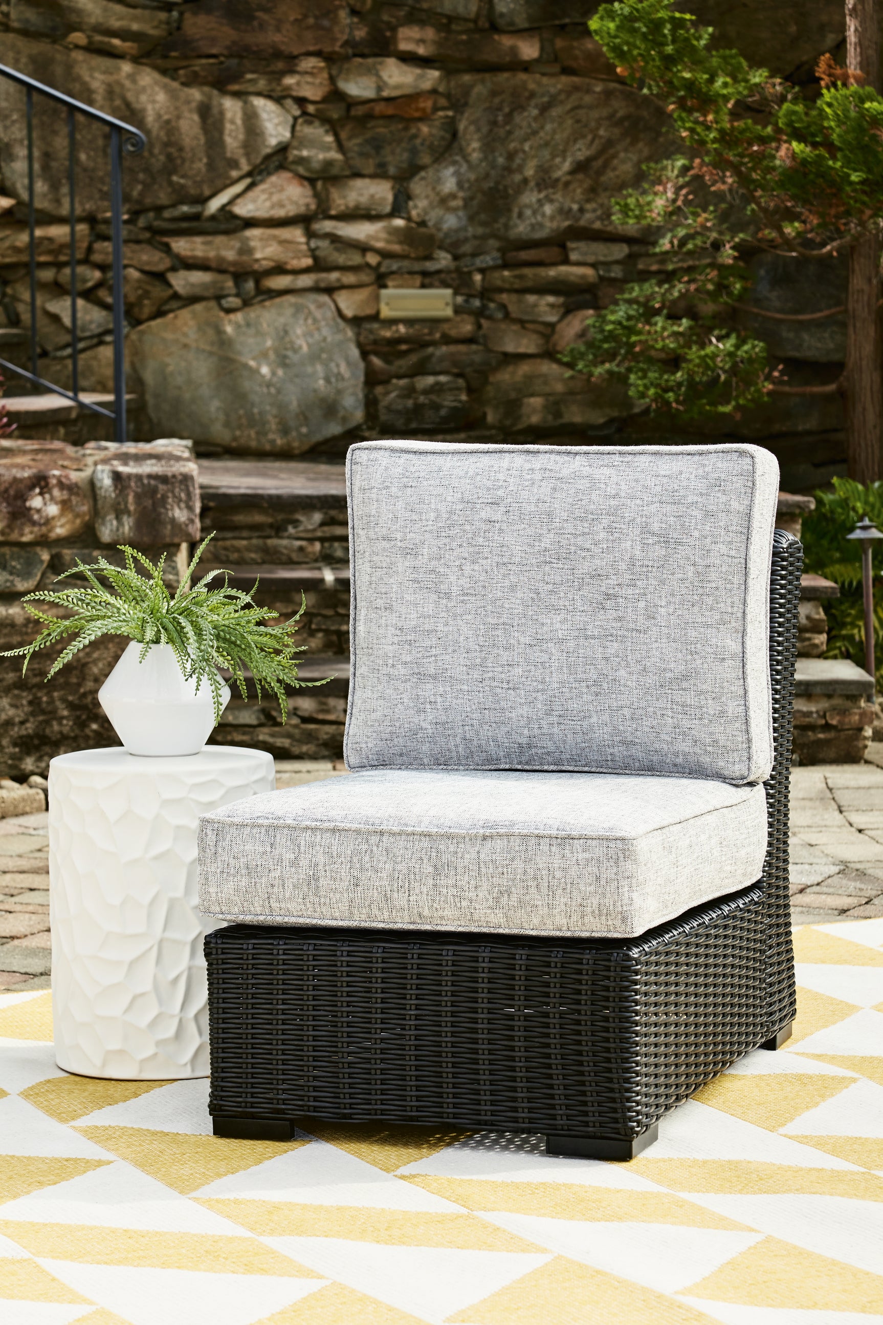 Sam's Furniture - Ashley Furniture - Beachcroft Outdoor - Armless Chair w/Cushion / Black/Light Gray - P792-846