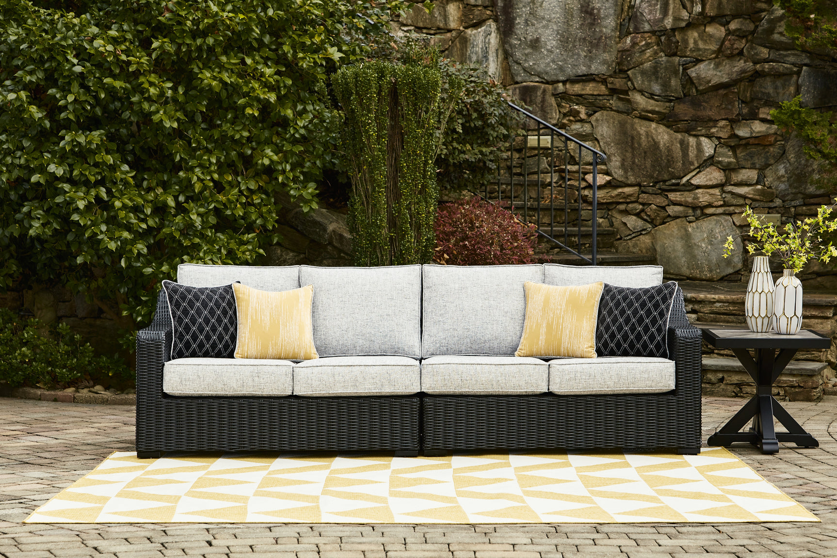 Sam's Furniture - Ashley Furniture - Beachcroft Outdoor - RAF/LAF Loveseat w/CUSH (Set of 2) / Black/Light Gray - P792-854