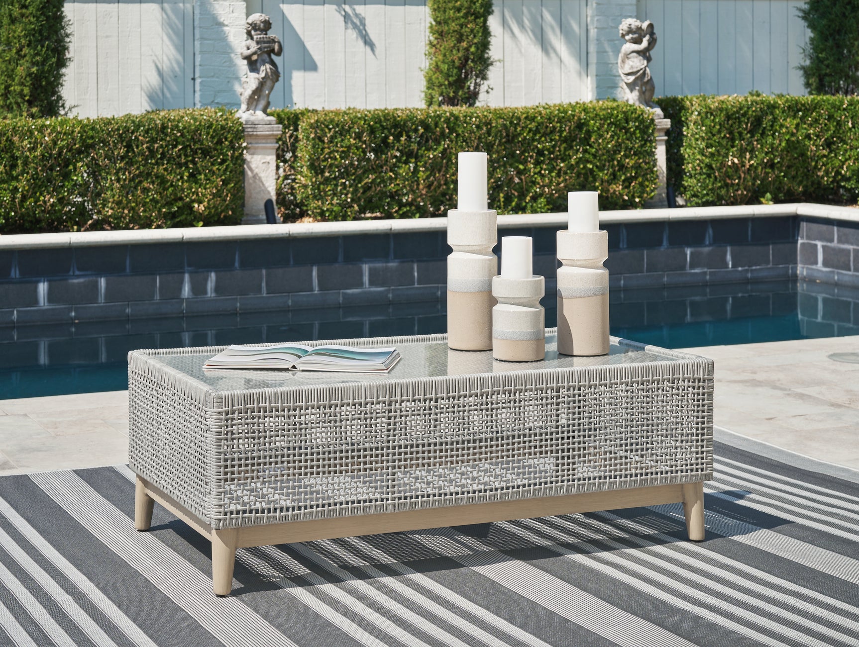 Sam's Furniture - Ashley Furniture - Seton Creek Outdoor - Rectangular Cocktail Table / Gray - P798-701