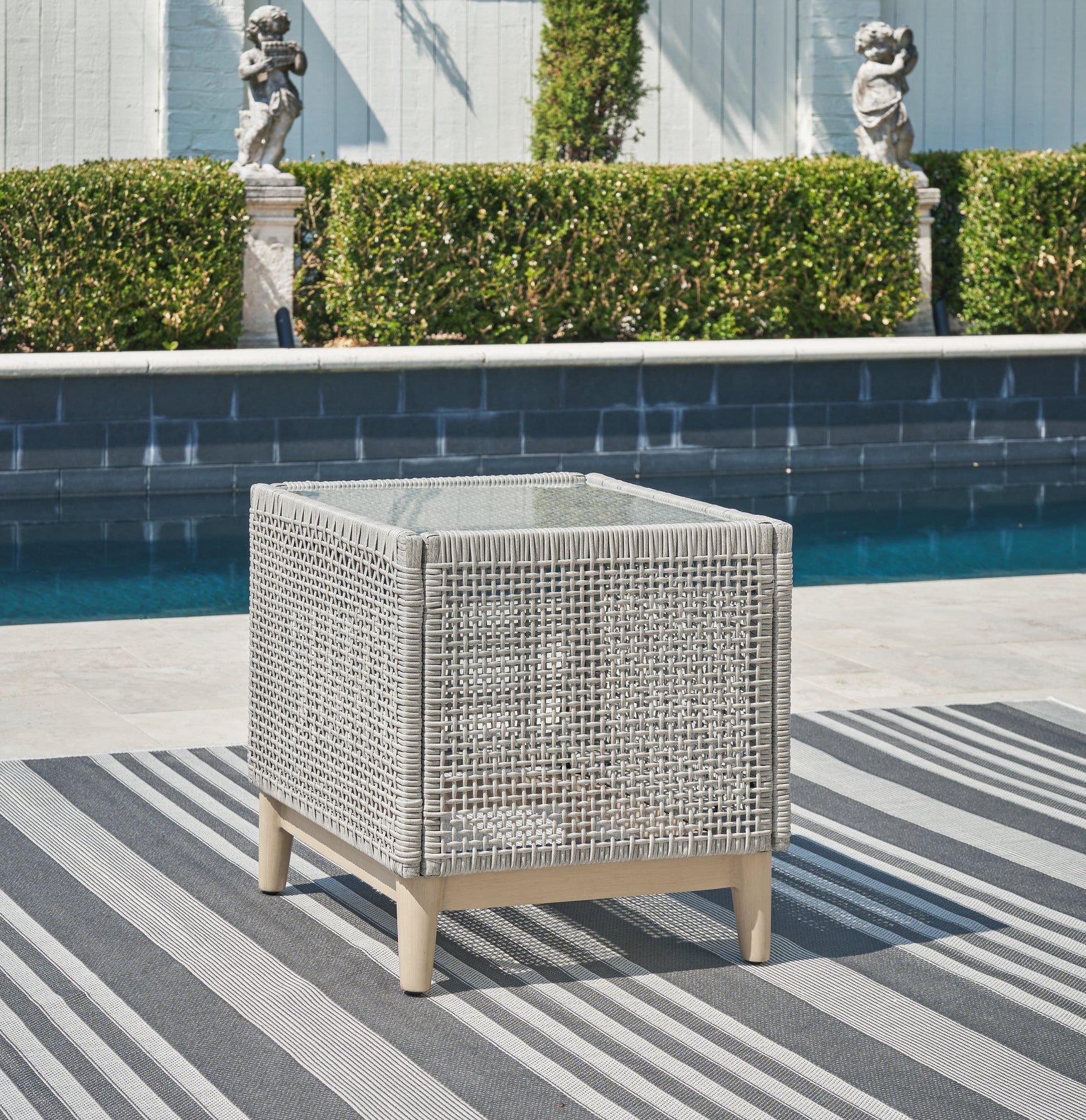 Sam's Furniture - Ashley Furniture - Seton Creek Outdoor - Square End Table / Gray - P798-702