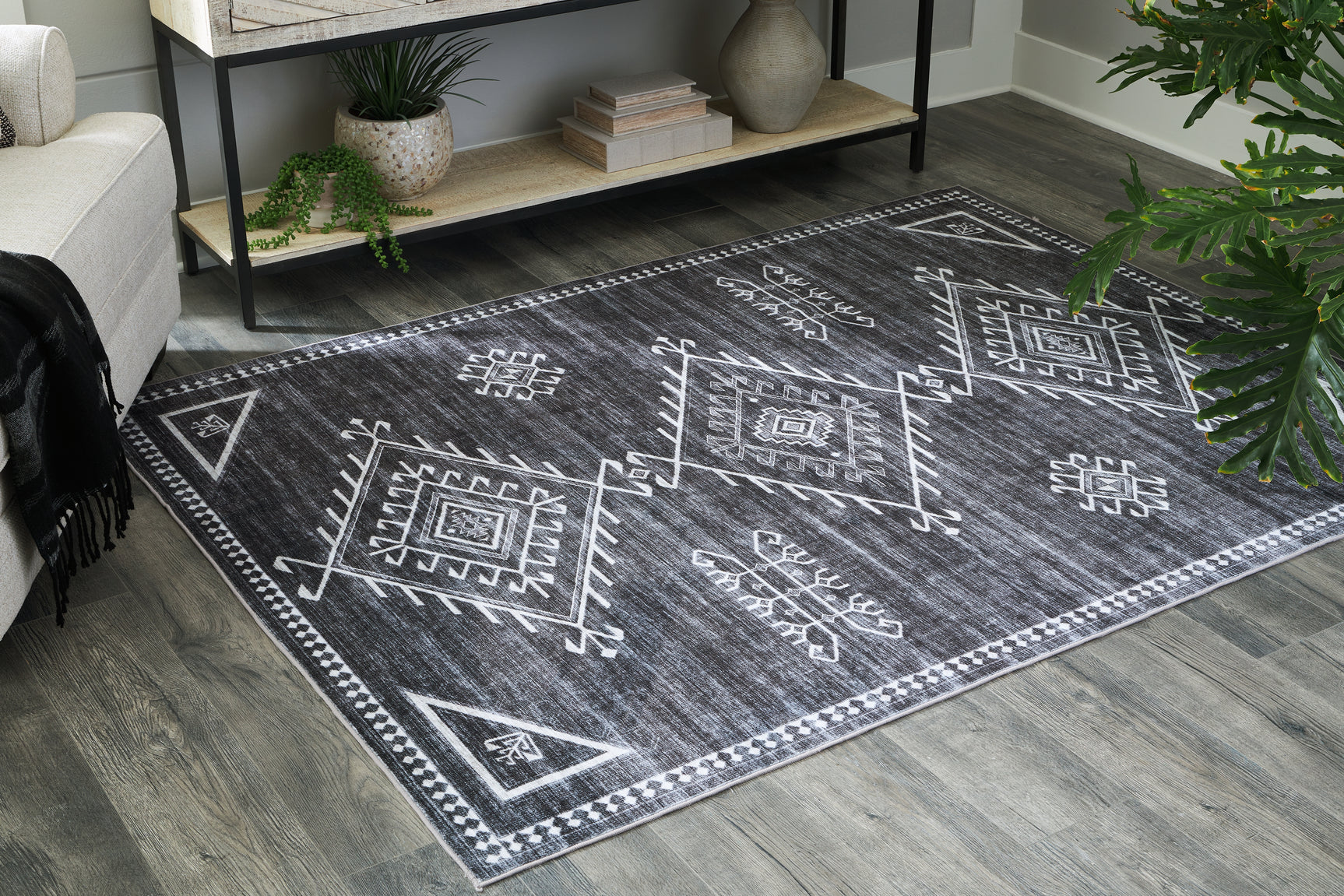 Sam's Furniture - Ashley Furniture - Arloman Rug - 5' x 7' Washable Rug / Black/Cream/Gray - R405932