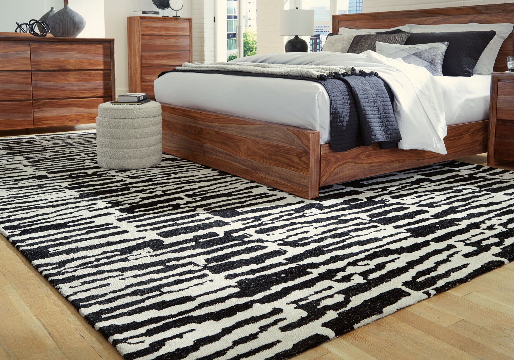 Sam's Furniture - Ashley Furniture - Bramshaw Rug - 10' x 14' Rug / Black/Ivory - R406760