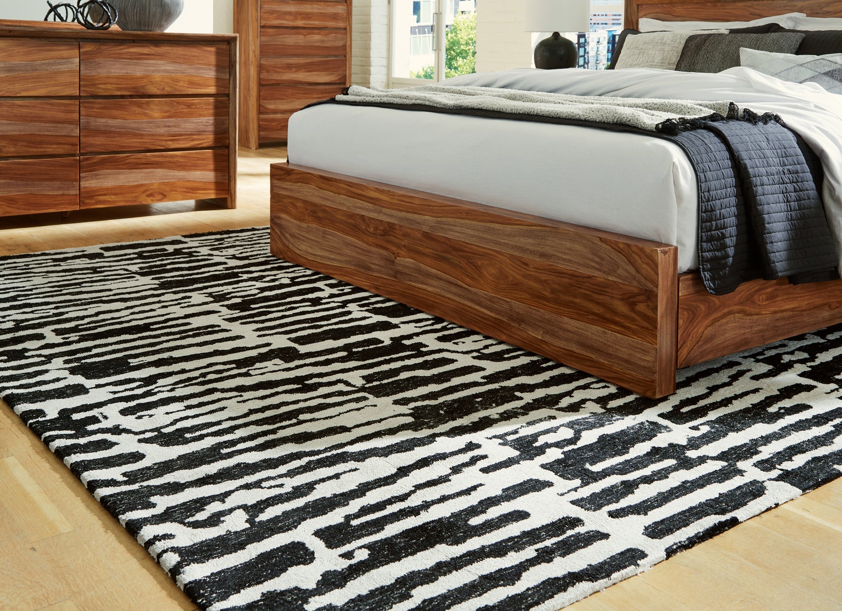 Sam's Furniture - Ashley Furniture - Bramshaw Rug - 10' x 14' Rug / Black/Ivory - R406760