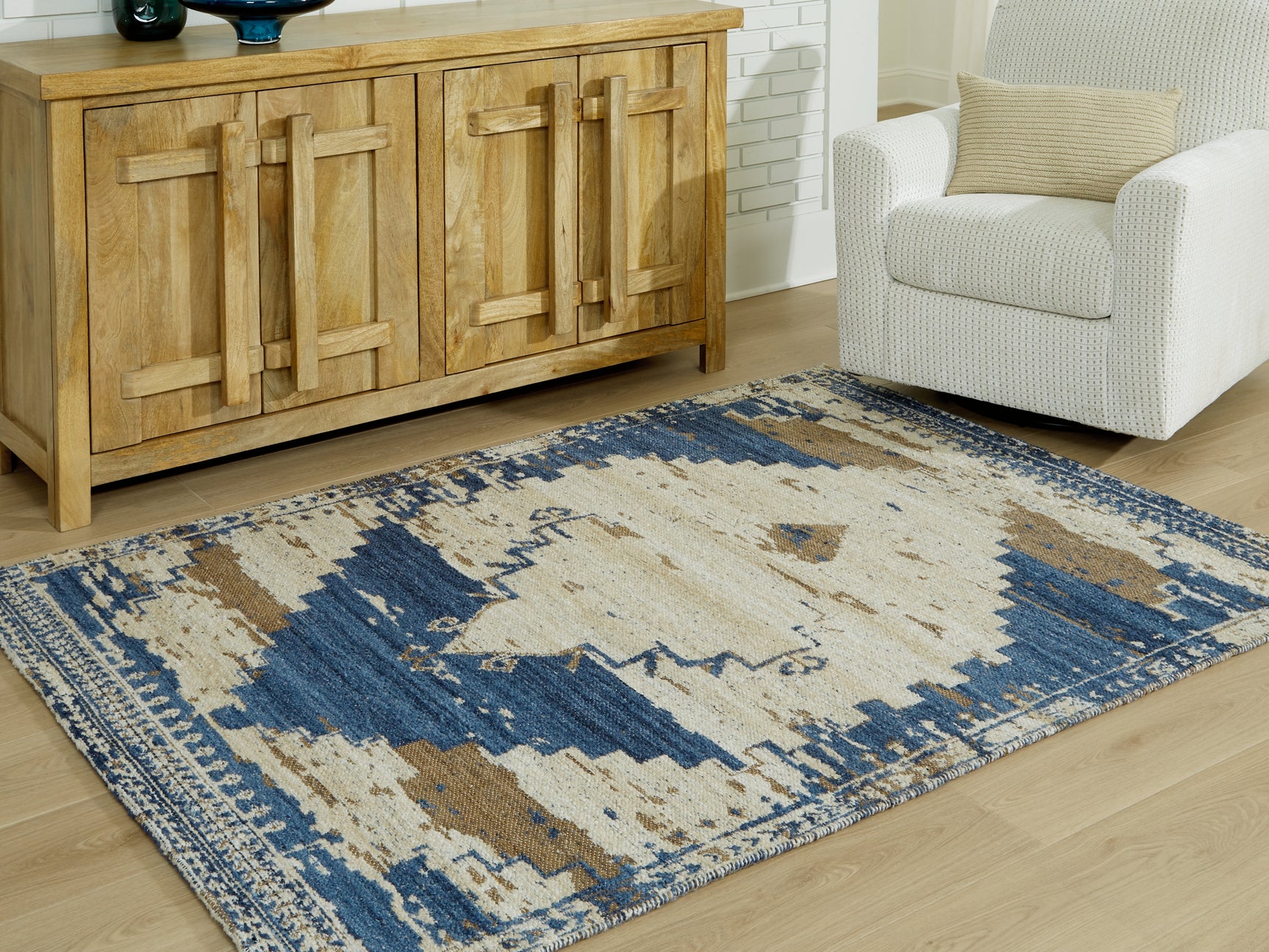 Sam's Furniture - Ashley Furniture - Varnler Rug - 5' x 7' Rug / Blue/Brown/Tan - R407132