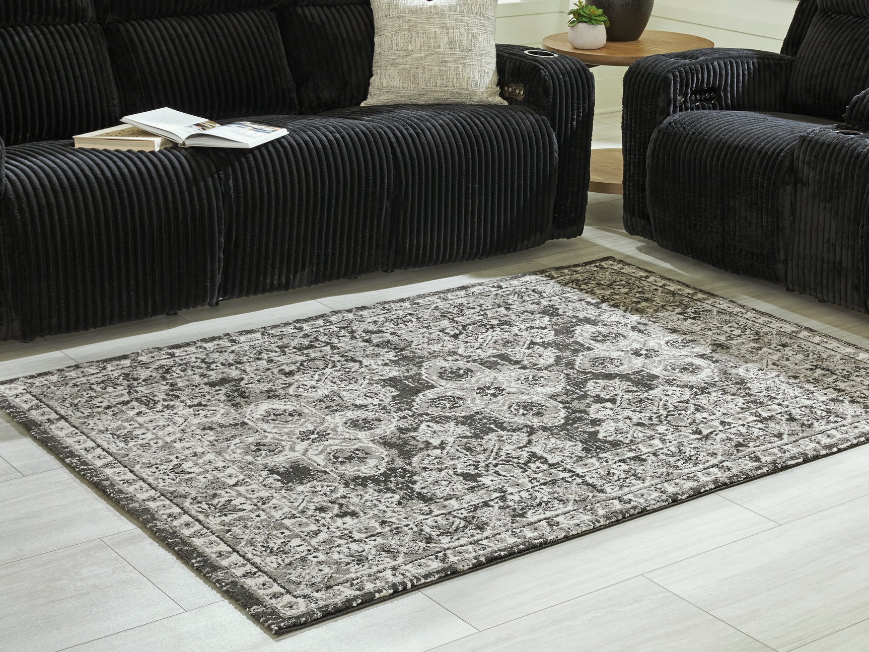 Sam's Furniture - Ashley Furniture - Glennisman Rug - Medium Rug / Black/Gray/Ivory - R407272
