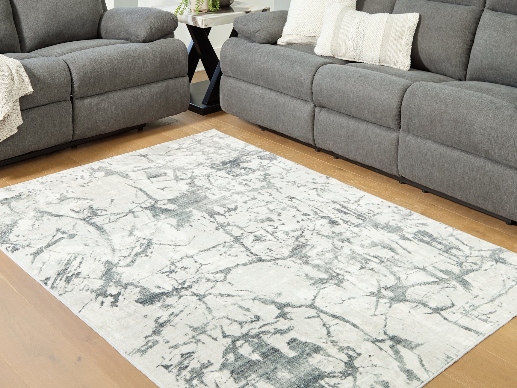 Sam's Furniture - Ashley Furniture - Tobinbury Rug - Washable 5' x 7' Area Rug / Gray - R407422