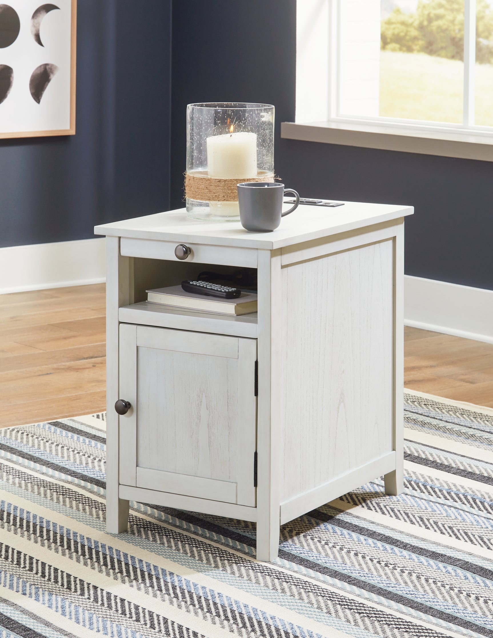 Sam's Furniture - Ashley Furniture - Treytown Chairside End Table - Chair Side End Table / Antique White - T300-517