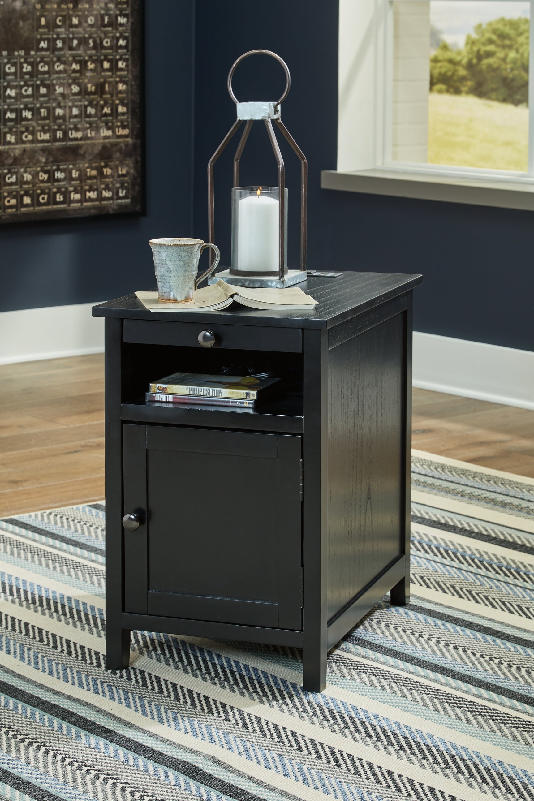 Sam's Furniture - Ashley Furniture - Treytown Chairside End Table - Chair Side End Table / Black - T300-617