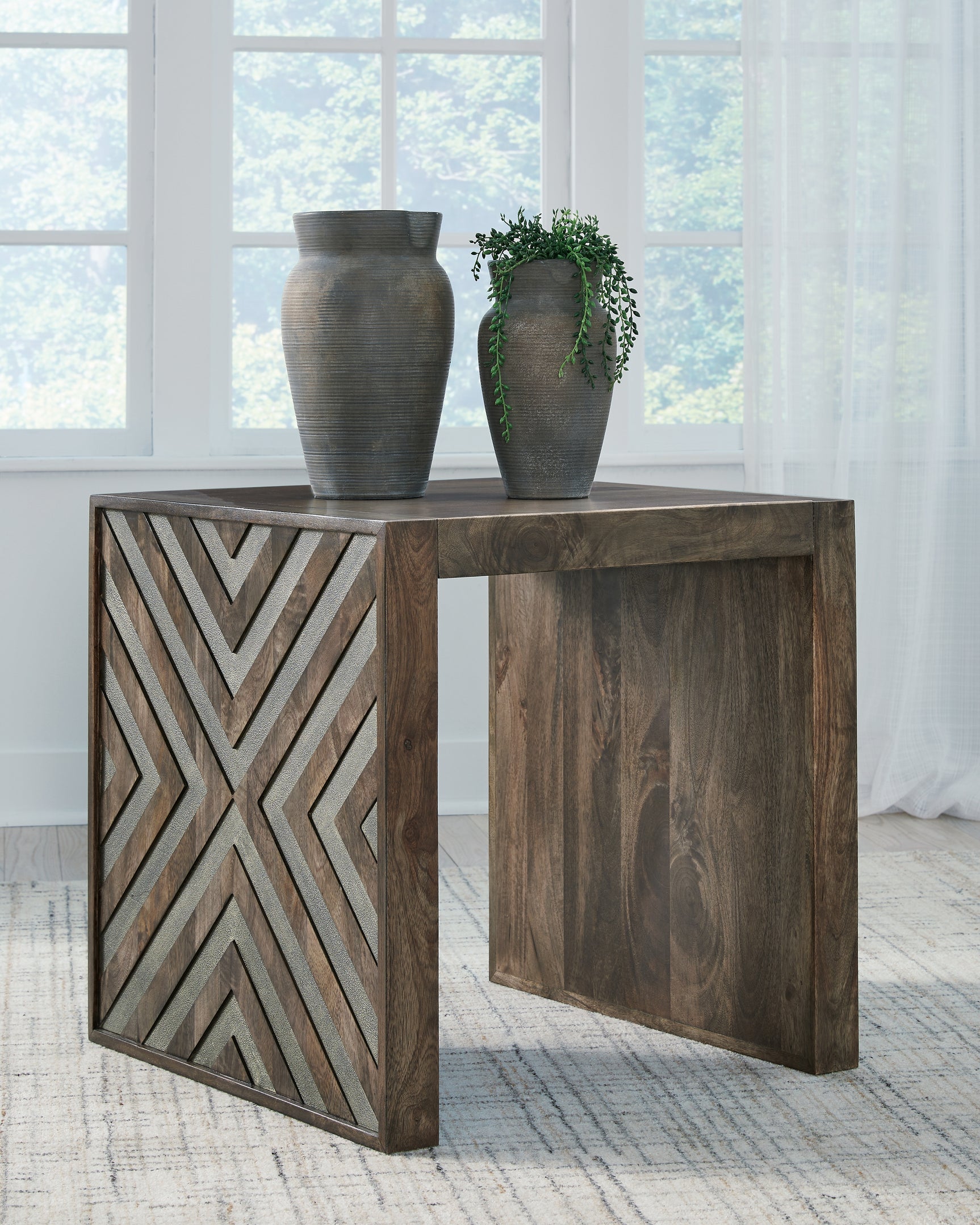Sam's Furniture - Ashley Furniture - Dreggan End Table - Square End Table / Brown - T567-2