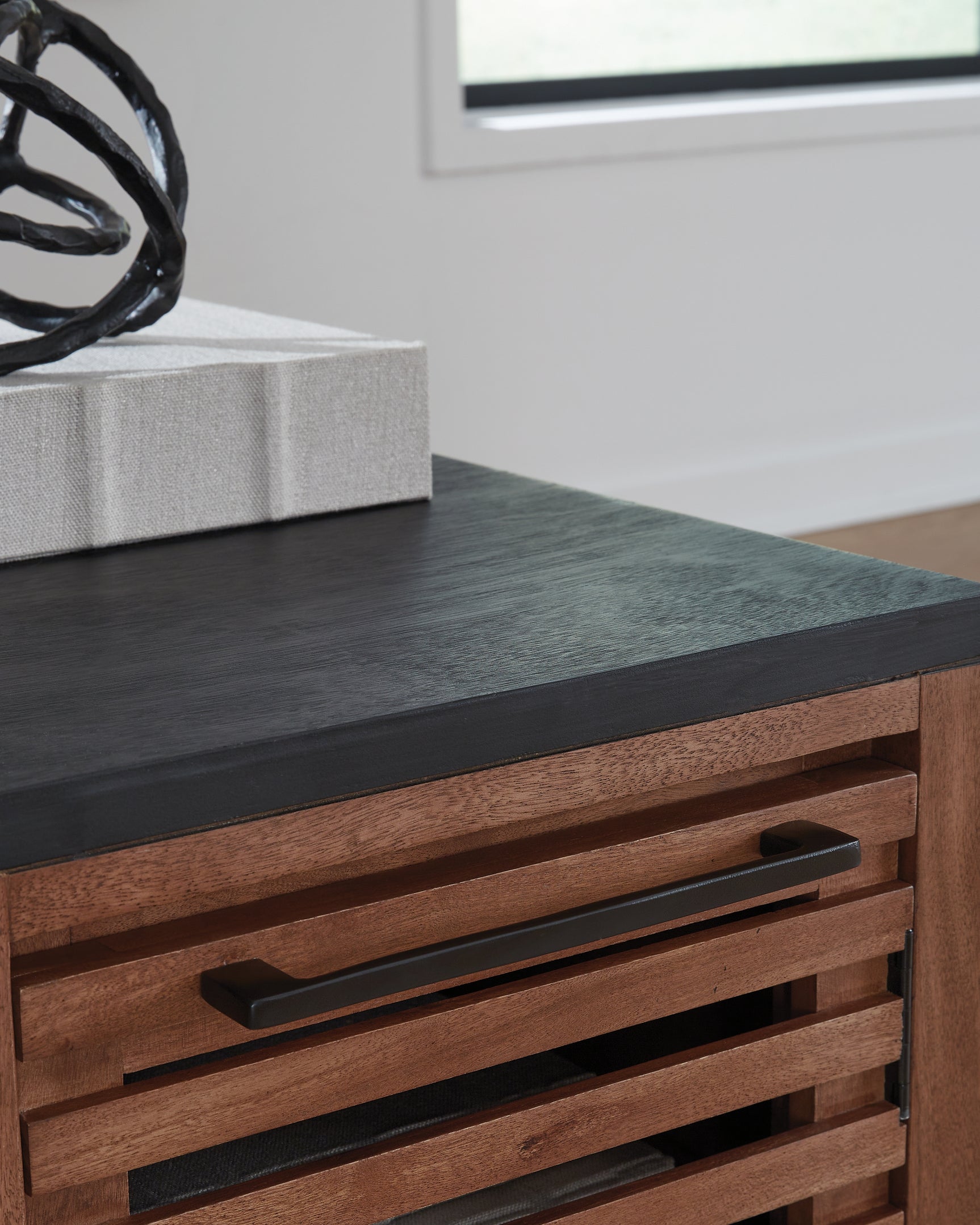 Kallari Chairside End Table