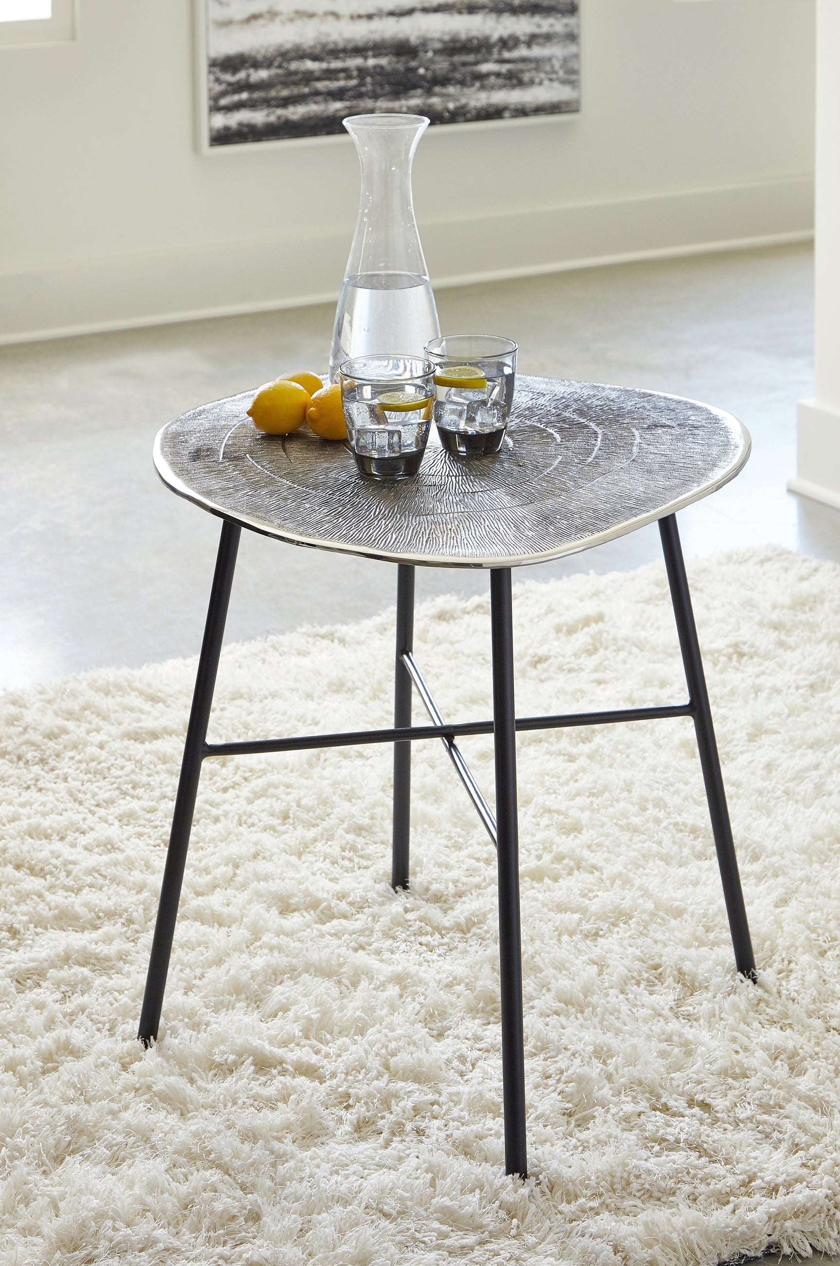 Sam's Furniture - Ashley Furniture - Laverford End Table - Round End Table / Chrome/Black - T836-6