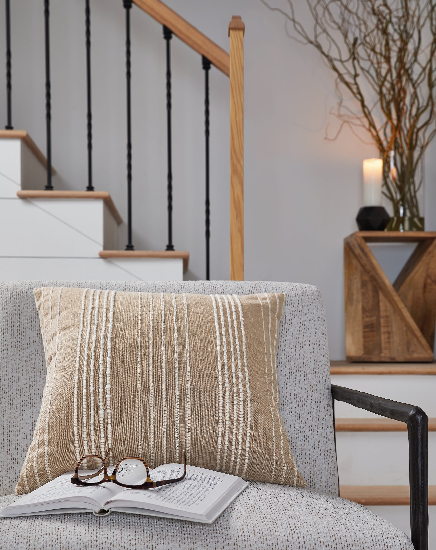 Sam's Furniture - Ashley Furniture - Benbert Pillows - Pillow / Tan/White - A1000958P