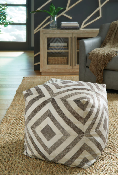 Sam's Furniture - Ashley Furniture - Hartselle Pouf - Pouf / Brown - A1000982